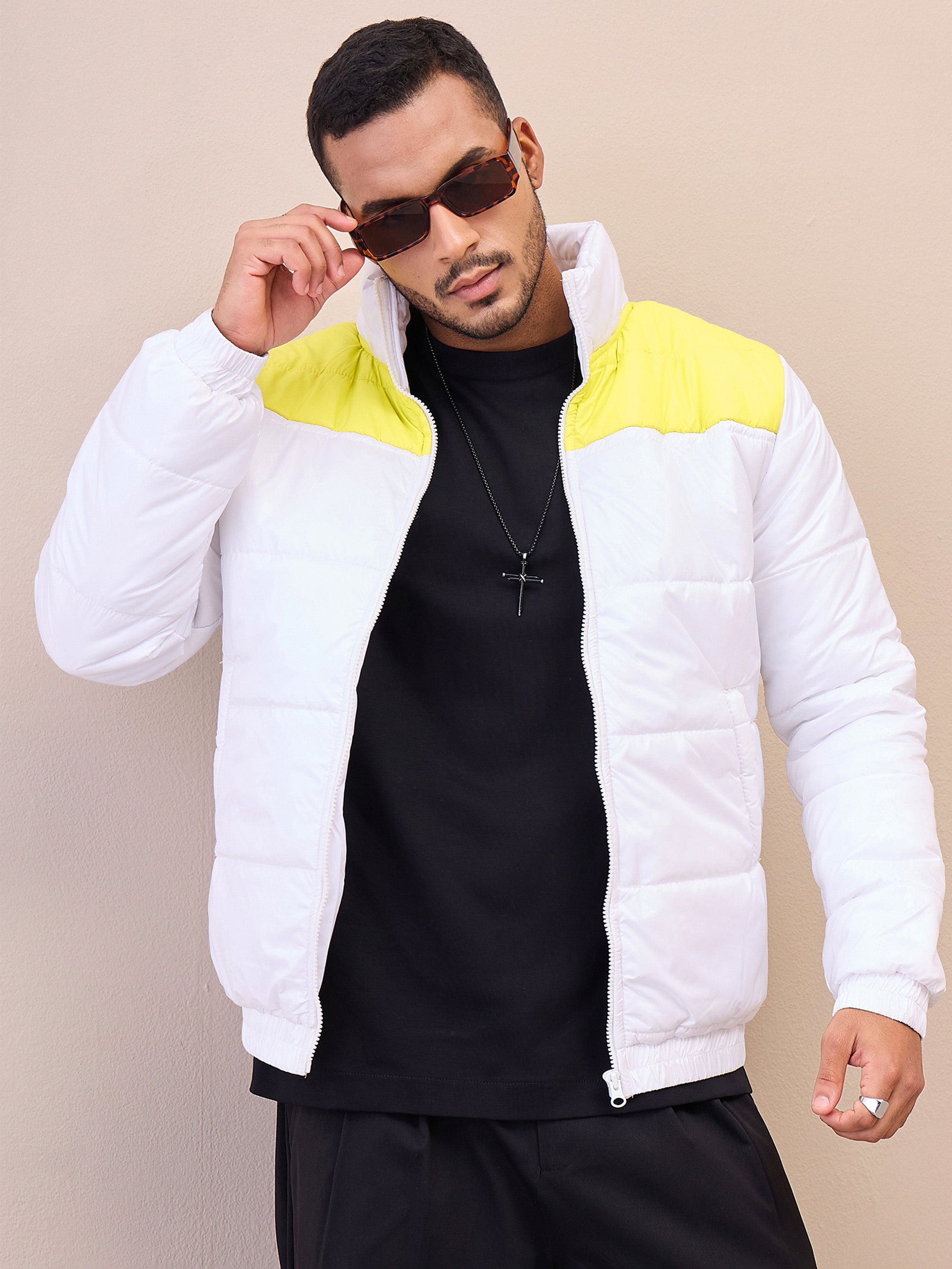 国内外の人気 Men White & Yellow Puffer ColorBlock Jacket ウェア