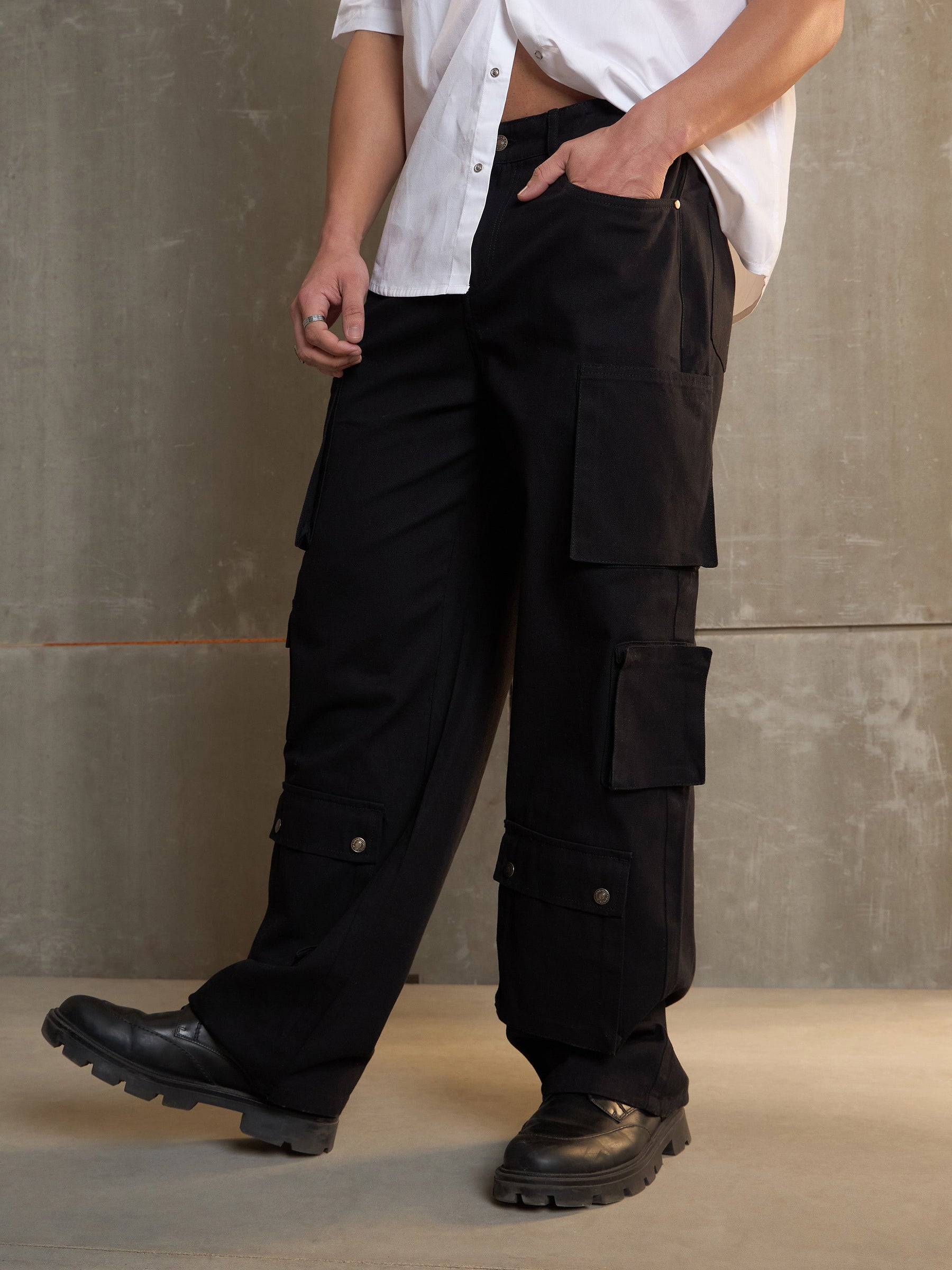 Black Twill Utility Pockets Wide Leg Cargo Pants-MASCLN SASSAFRAS