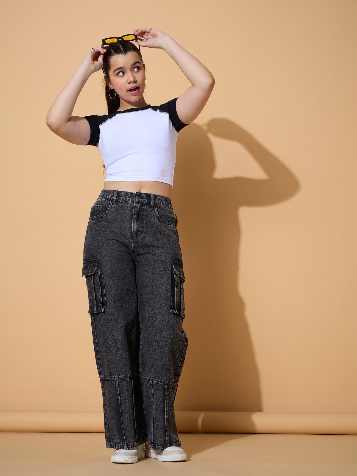 Black Wash Hem Pin Tuck Straight Jeans -Noh.Voh