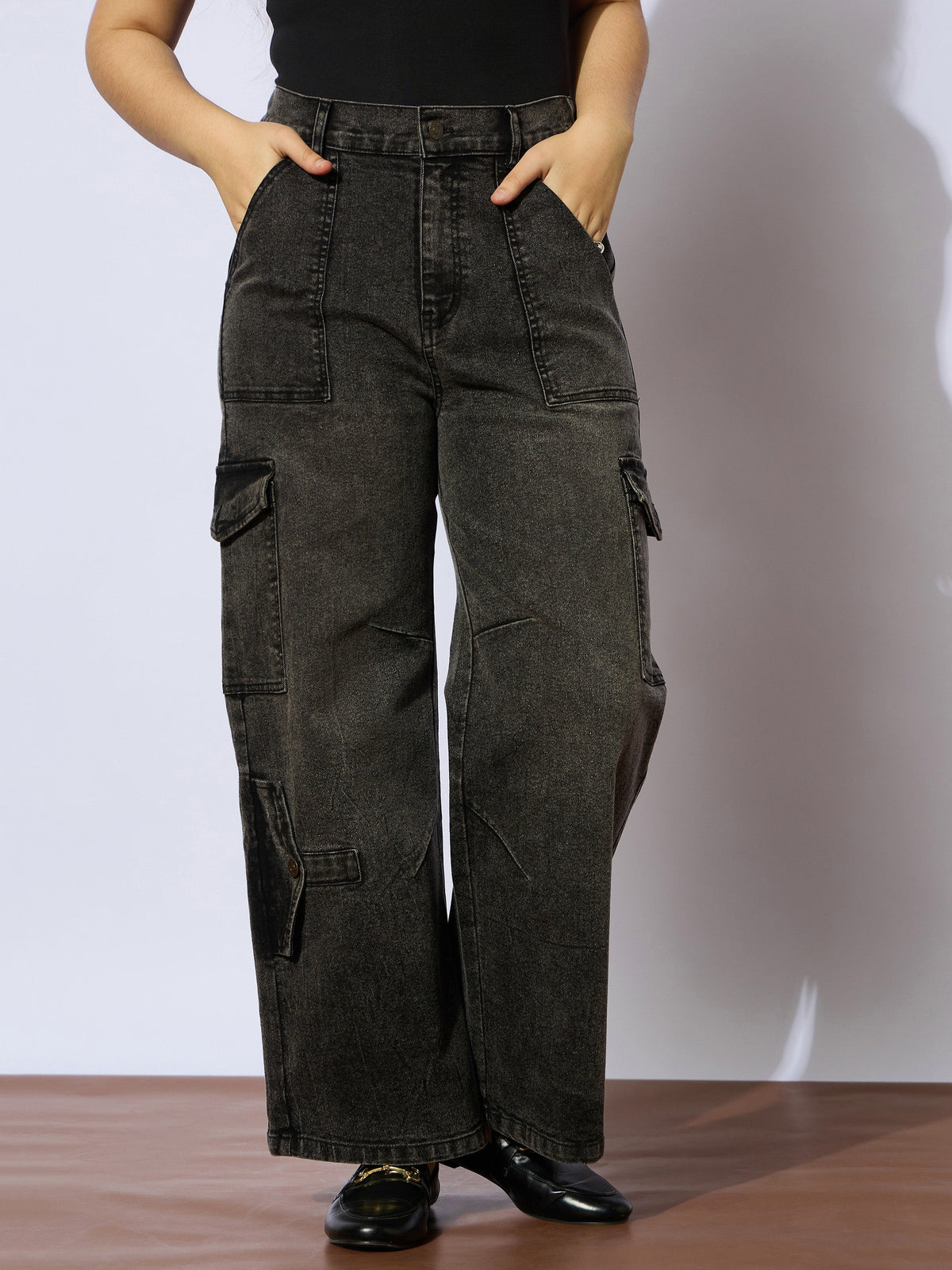 Black Wash Multi Pockets Straight Jeans -Noh.Voh