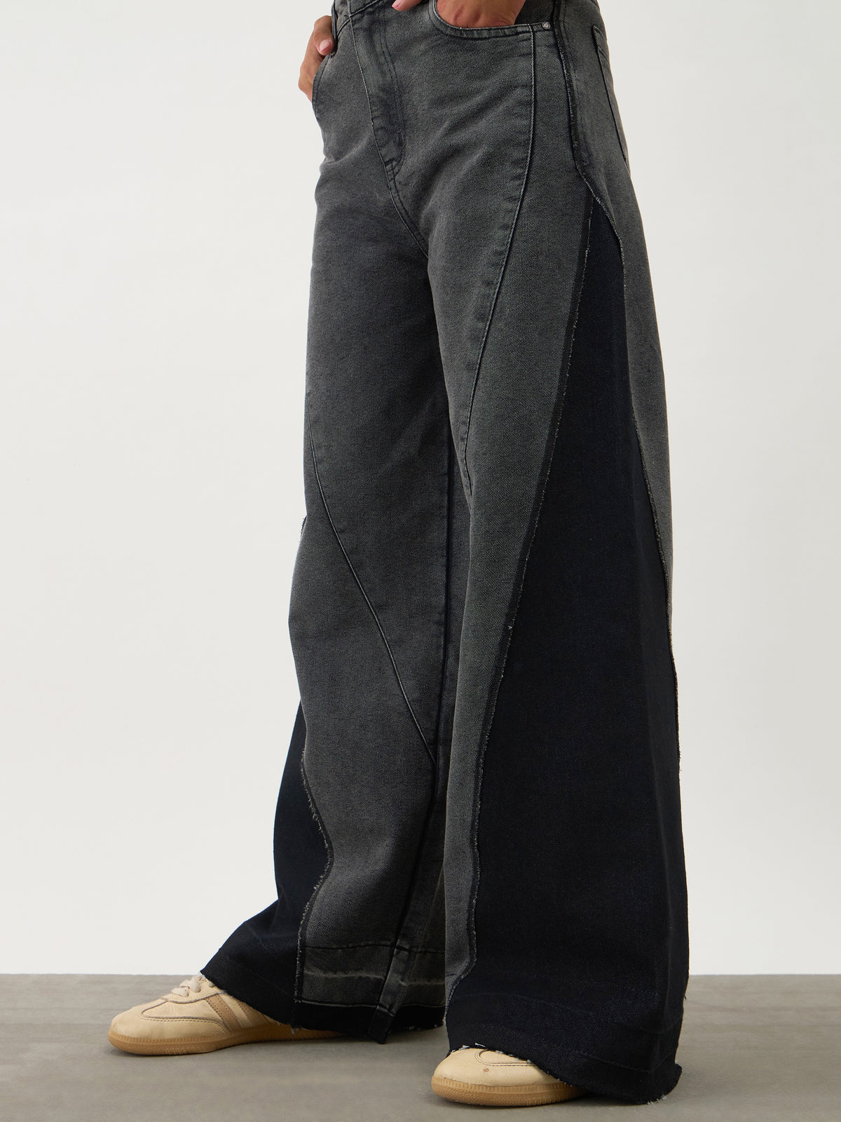 Black Washed Denim Color Block Wide Leg Jeans-Noh.Voh