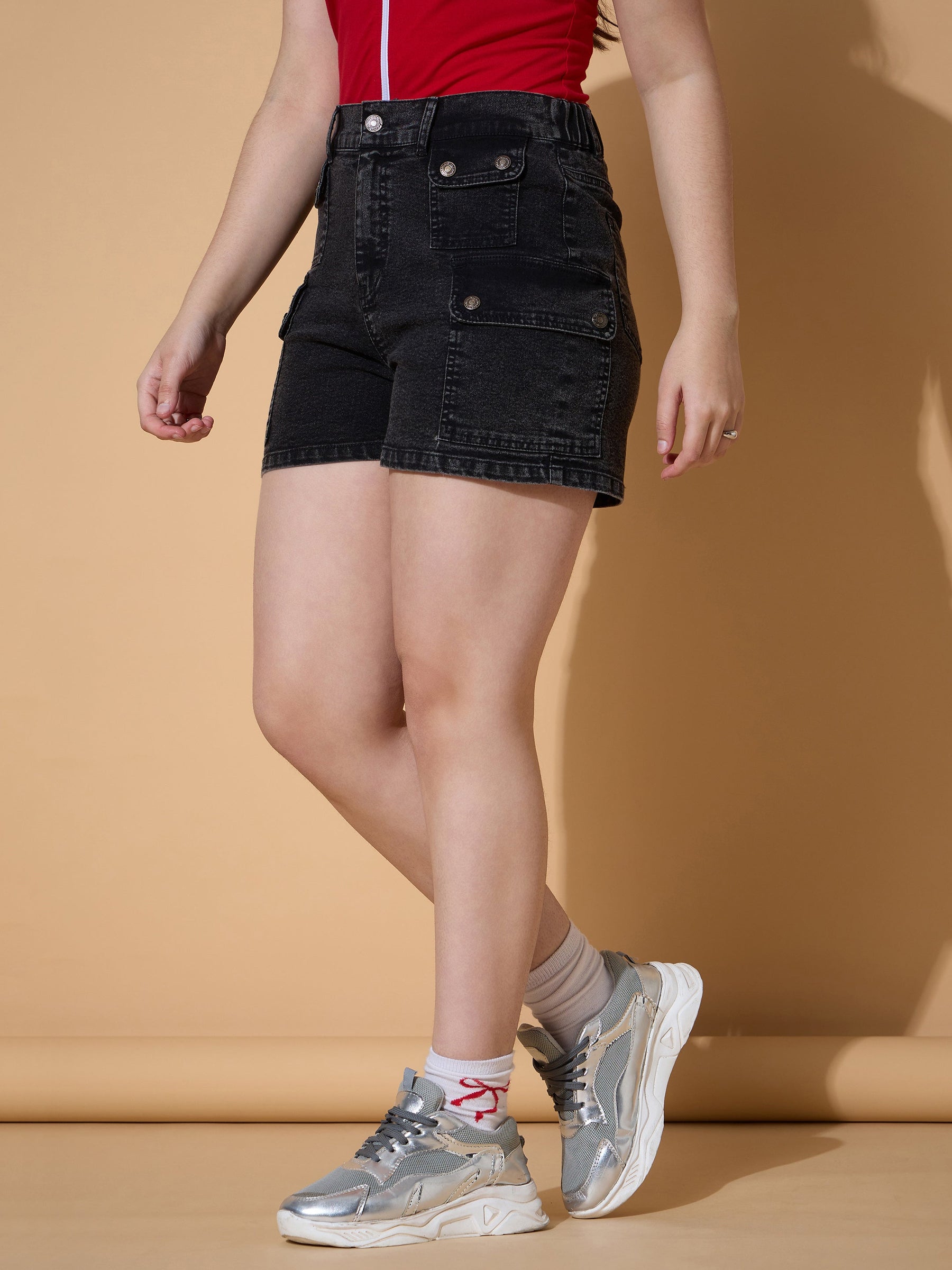 Black Blast Denim Front Patch Pockets Shorts-Noh.Voh
