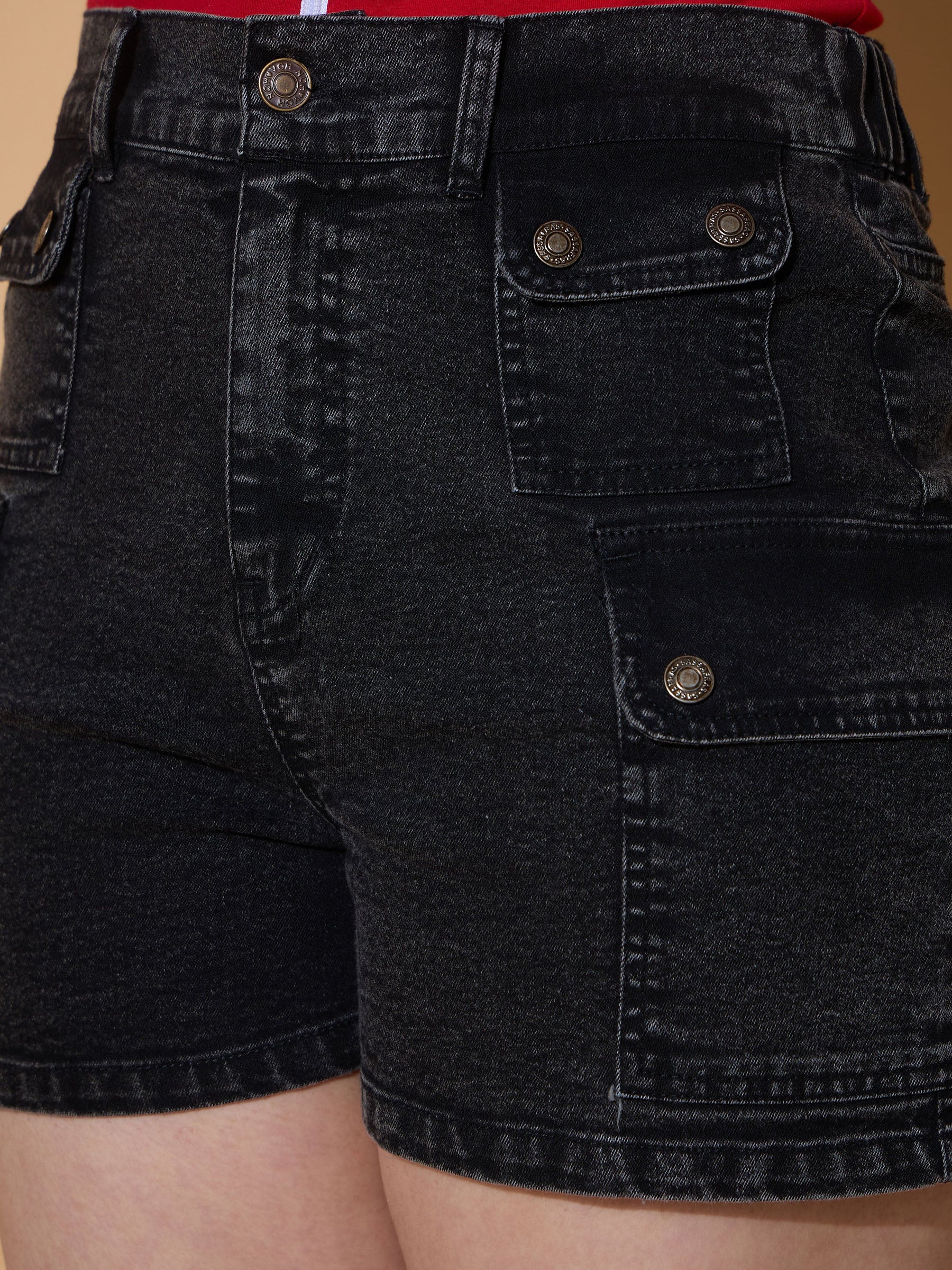 Black Blast Denim Front Patch Pockets Shorts-Noh.Voh