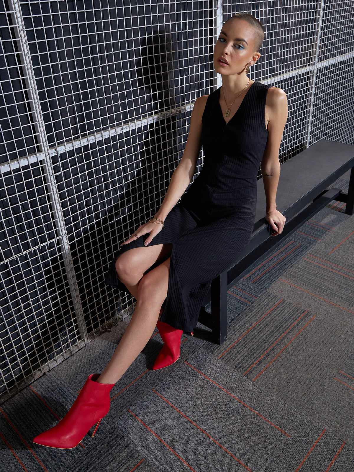 Black Rib Front Zipper Bodycon Midi Dress -SASSAFRAS