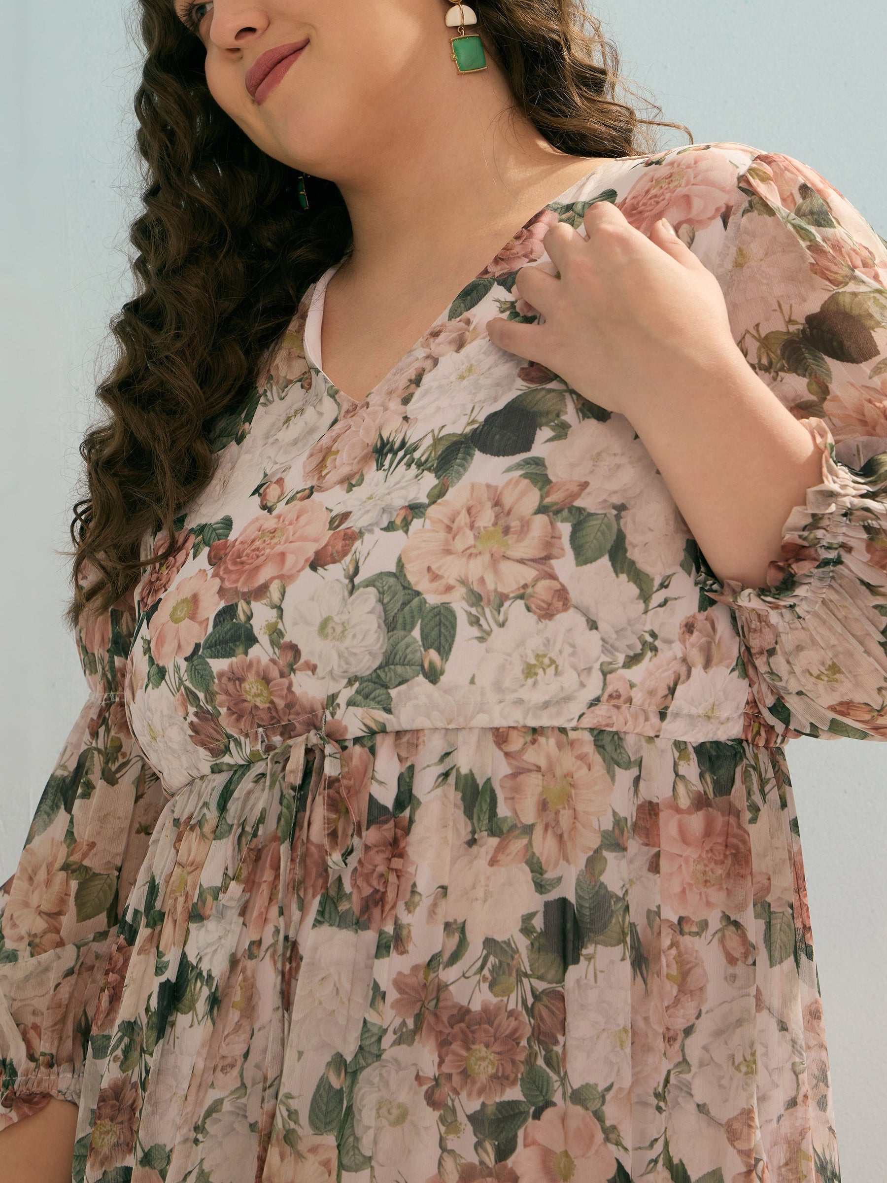 Off White Floral Tiered Midi Dress-SASSAFRAS Curve