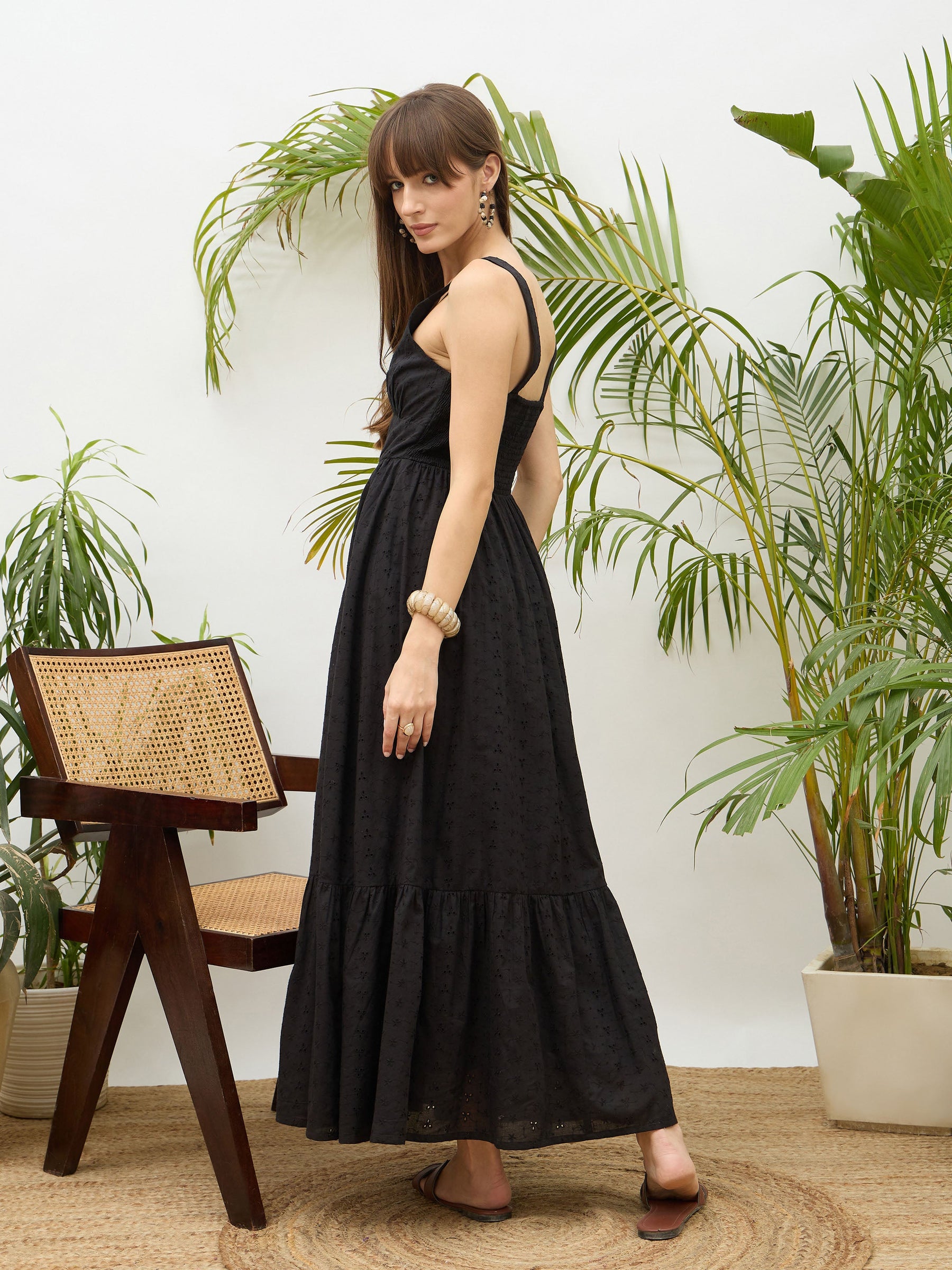 Black Sweatheart Neck Strappy Maxi Dress-SASSAFRAS