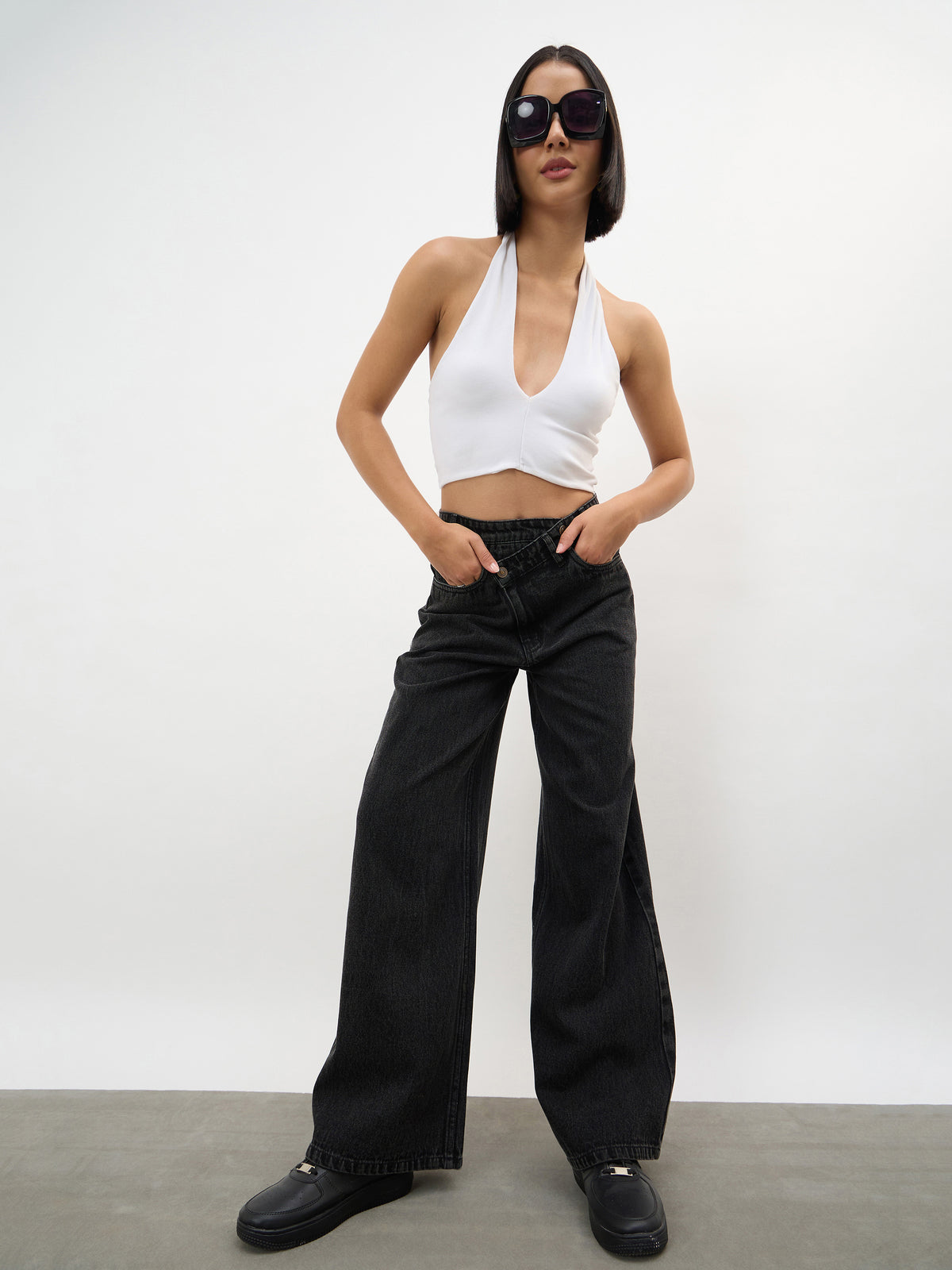 Black Wash Cross Waist Straight Jeans-SASSAFRAS