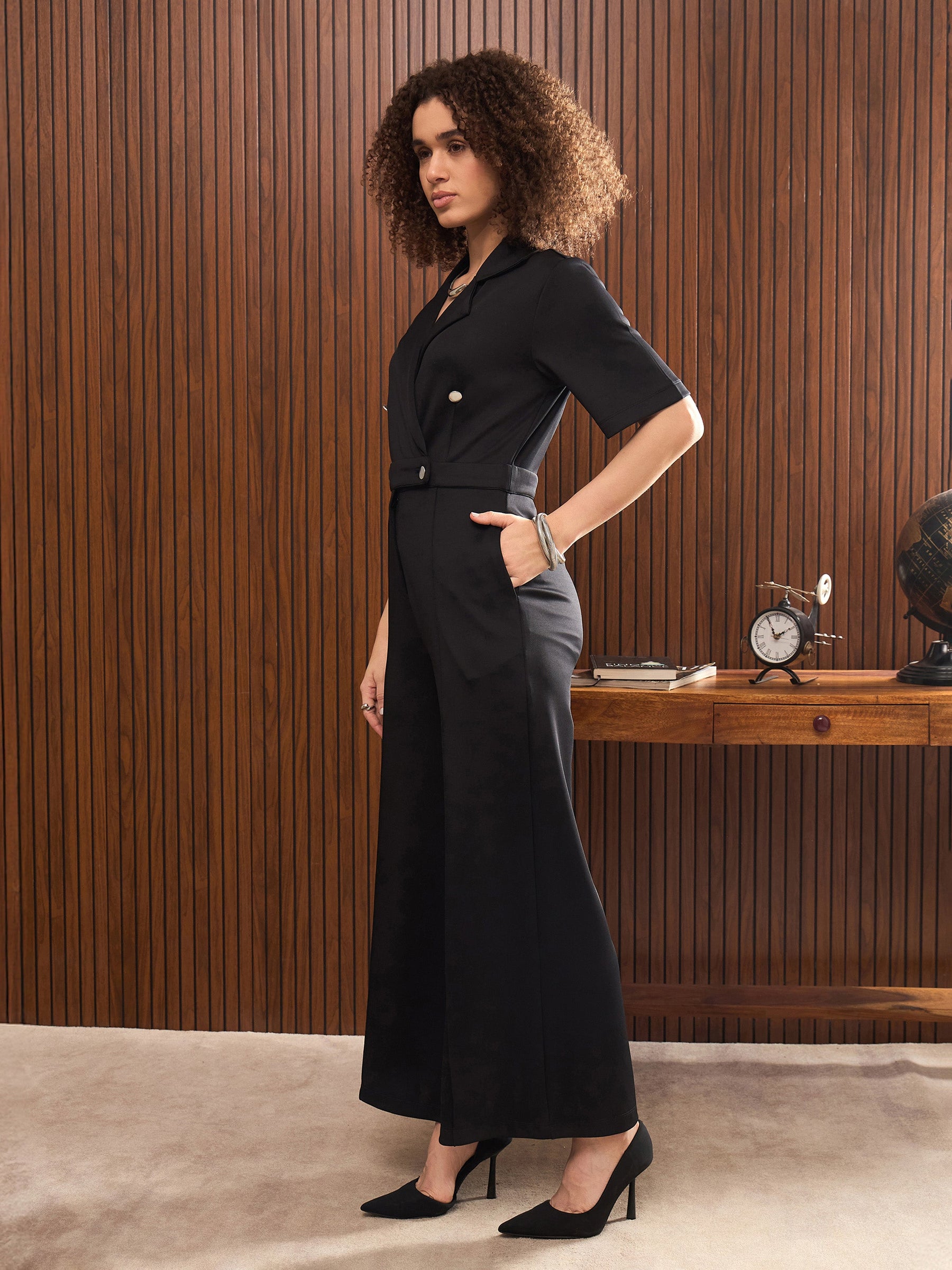 Black Notch Collar Short Sleeve Jumpsuit-SASSAFRAS worklyf