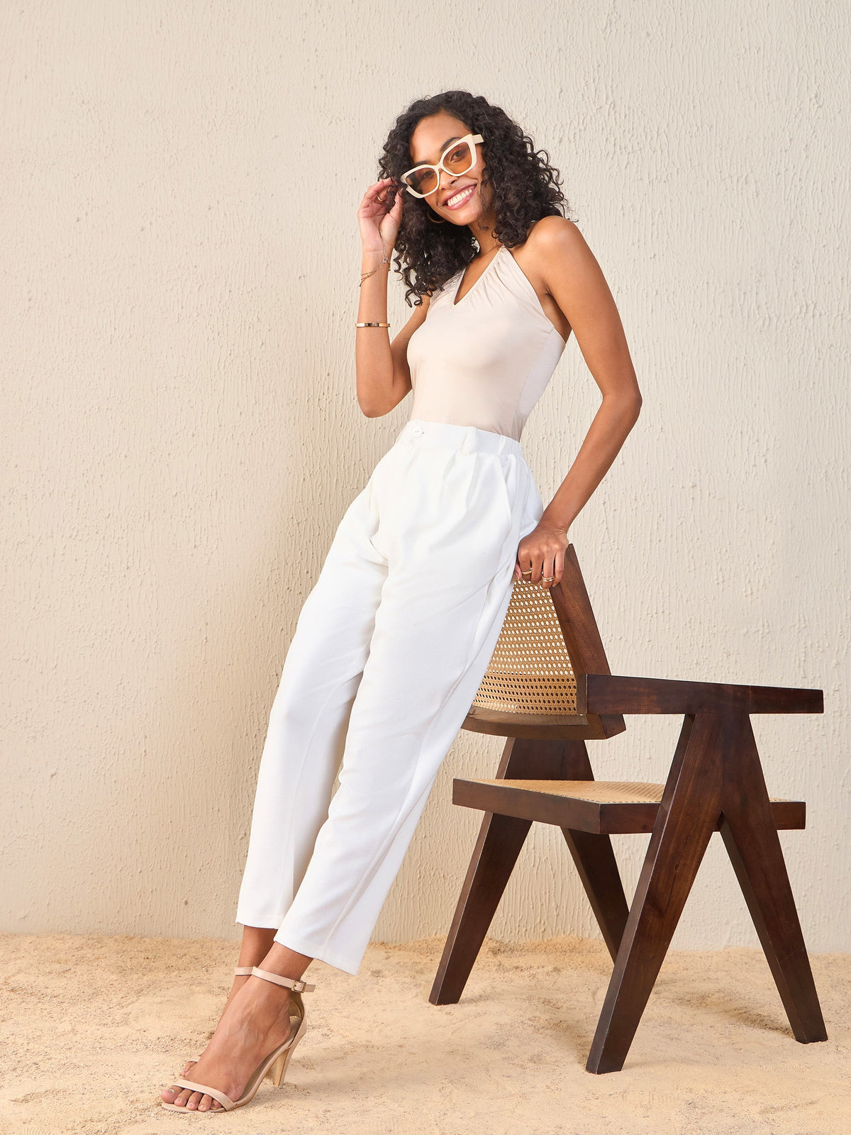 White Tapered Pants -SASSAFRAS