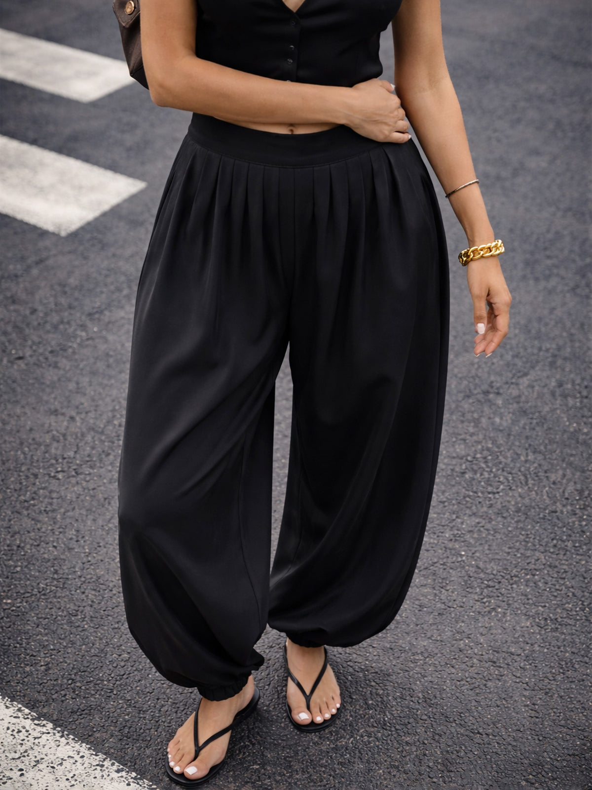 Black Front Pleated Balloon Pants-SASSAFRAS