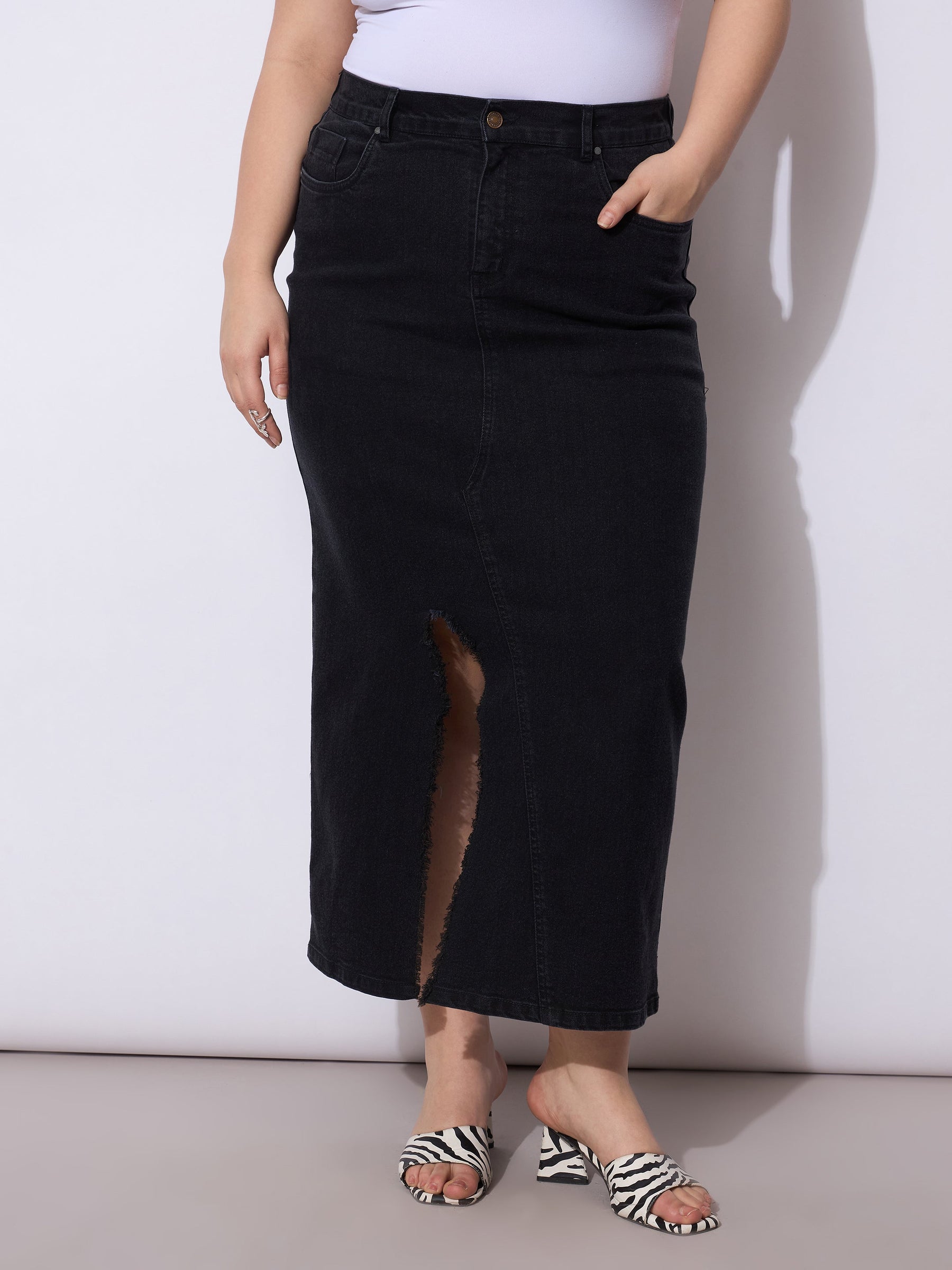 Black Wash Denim Front Slit Skirt-SASSAFRAS Curve