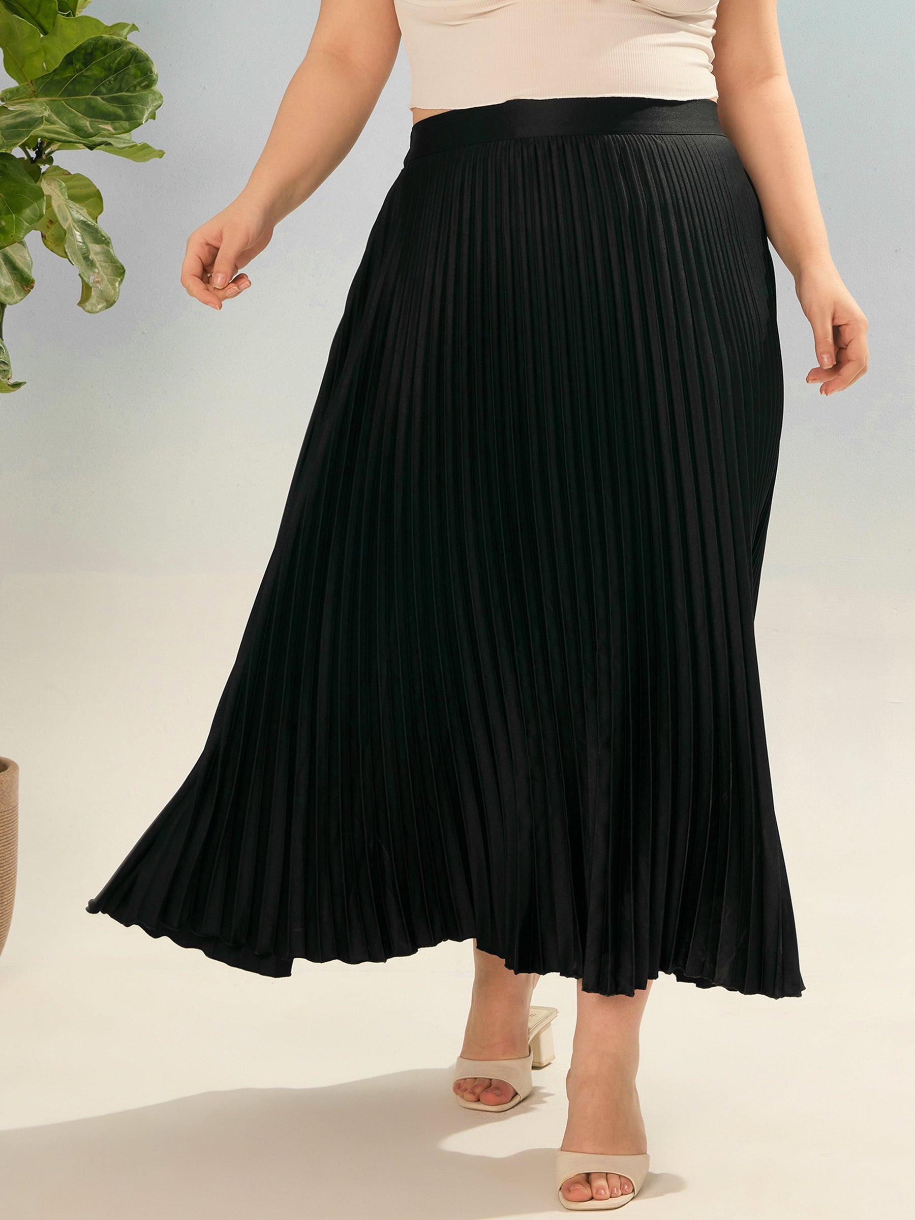 Black Accordion Pleated Skirt -SASSAFRAS Curve