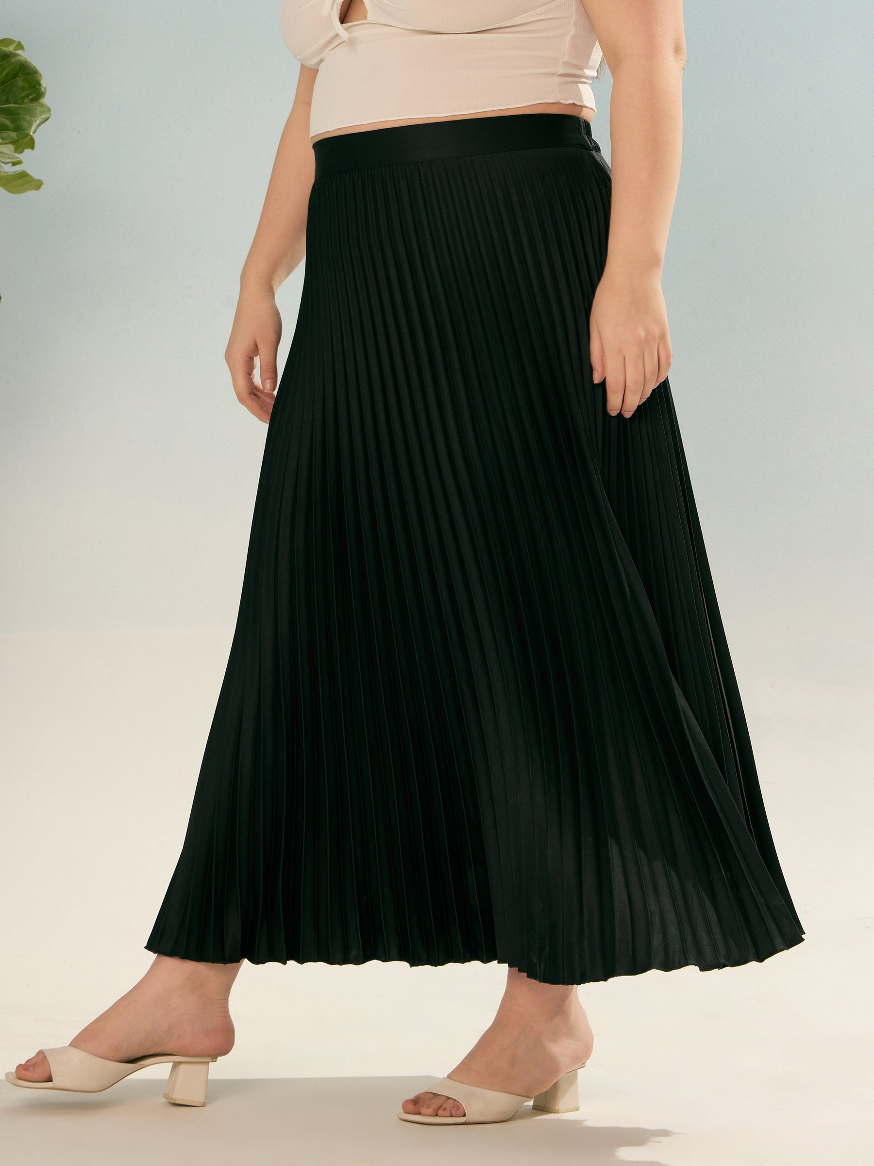 Black Accordion Pleated Skirt -SASSAFRAS Curve