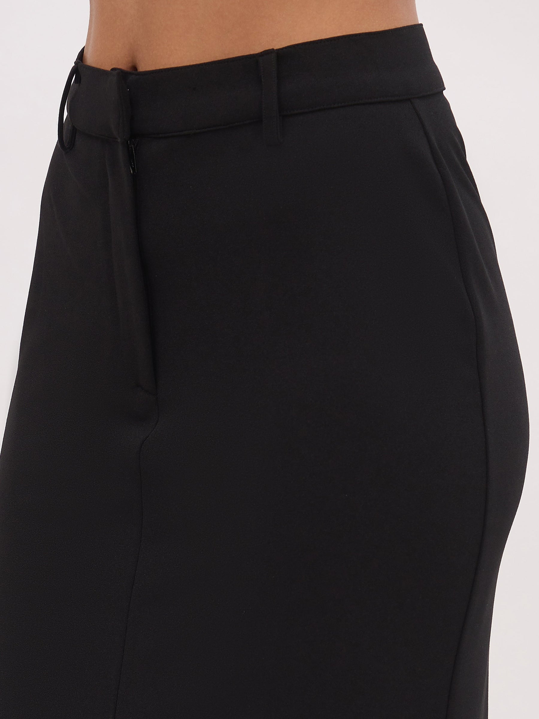 Black Front Slit Skirt-SASSAFRAS worklyf