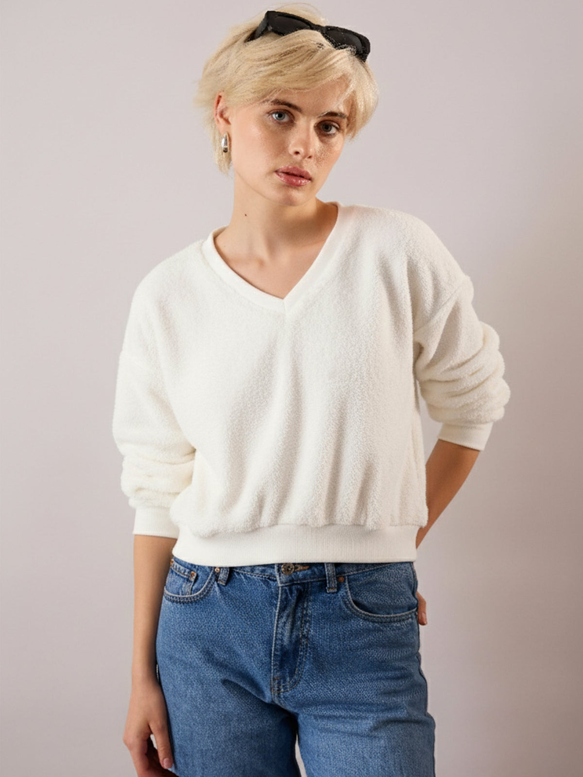 White V-Neck Faux Fur Crop Sweatshirt-SASSAFRAS
