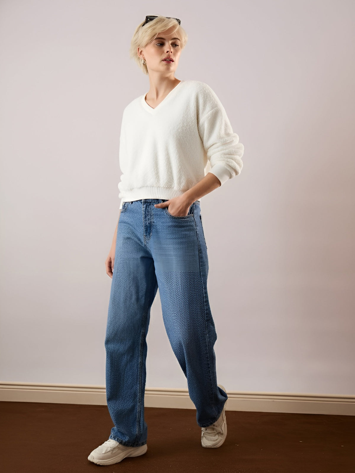 White V-Neck Faux Fur Crop Sweatshirt-SASSAFRAS