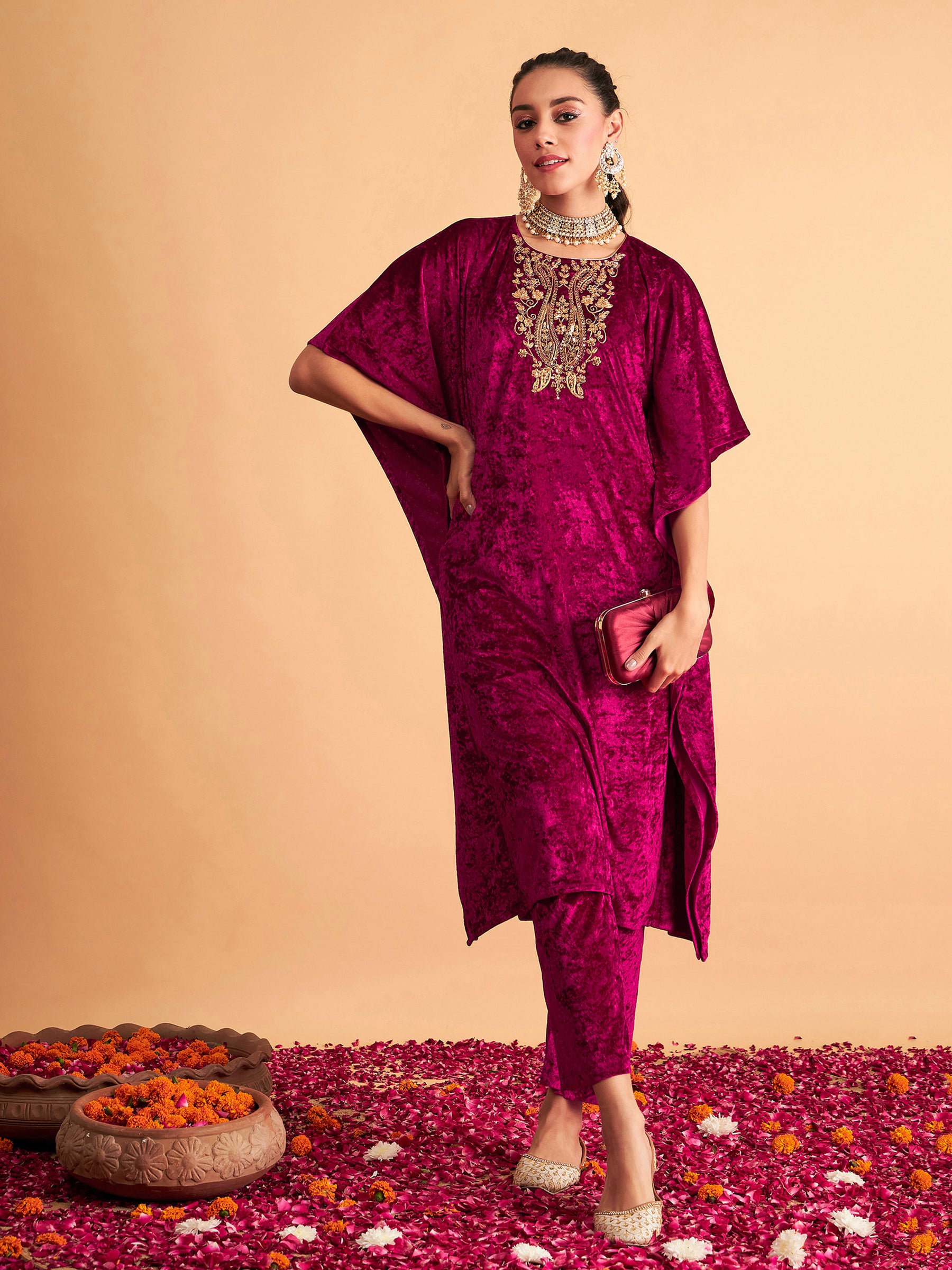 Women Fuchsia Velvet Kaftan Kurta