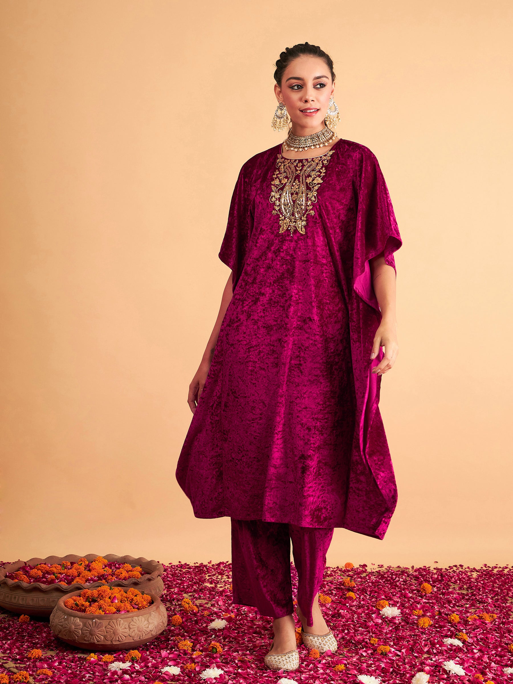 Women Fuchsia Velvet Kaftan Kurta