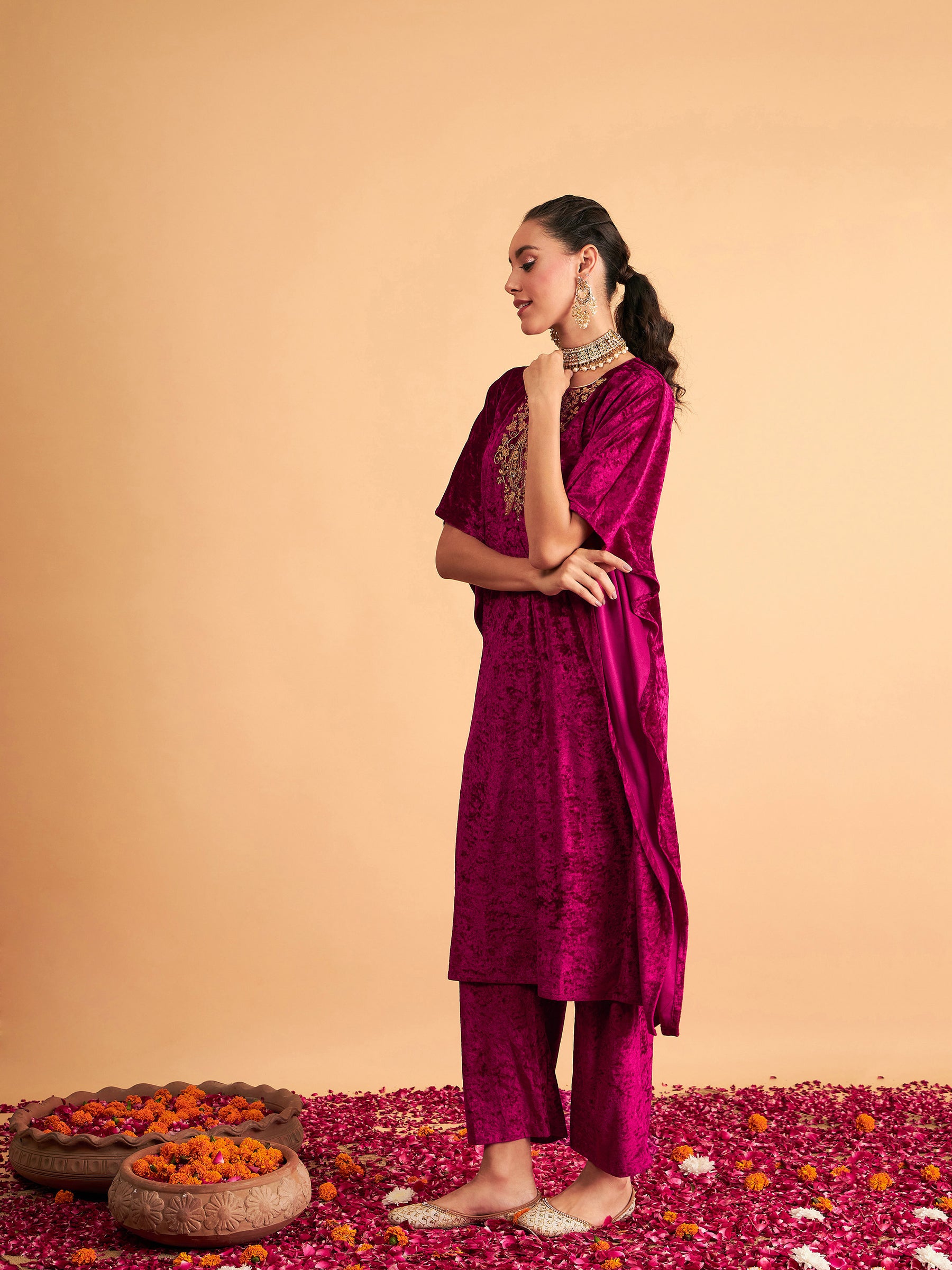 Women Fuchsia Velvet Kaftan Kurta