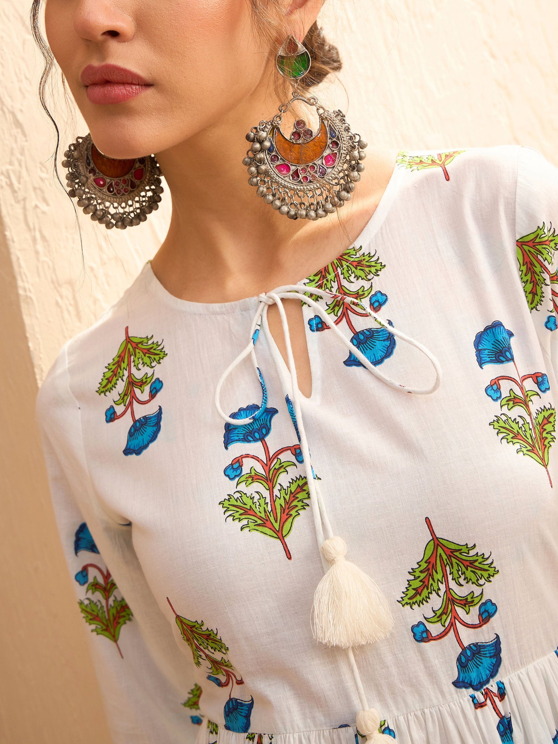 White Floral Front Dori Gathered Kurta With Straight Pants-Shae by SASSAFRAS