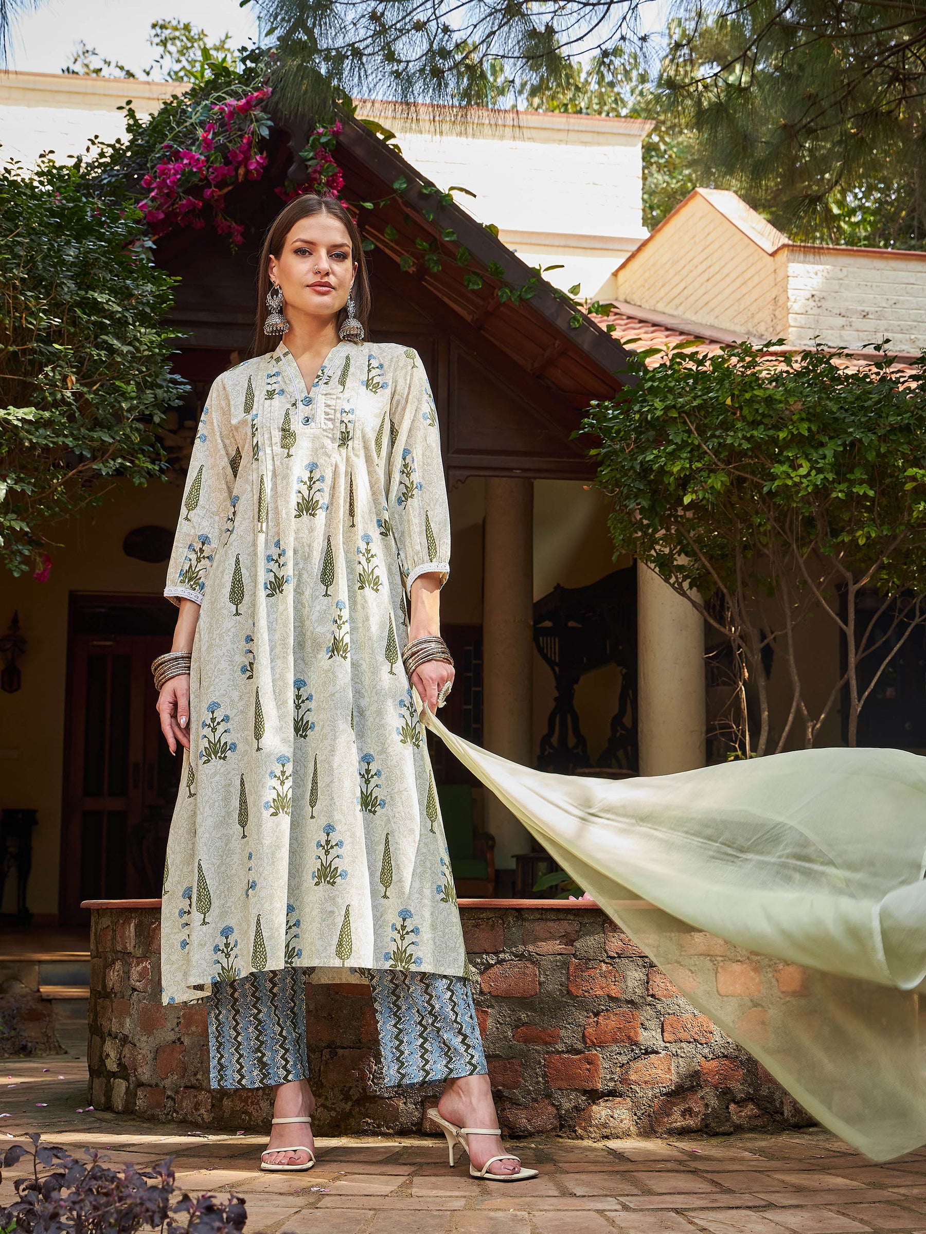 White Floral Cambric Kurta With Pencil Pants & Dupatta-Shae by SASSAFRAS