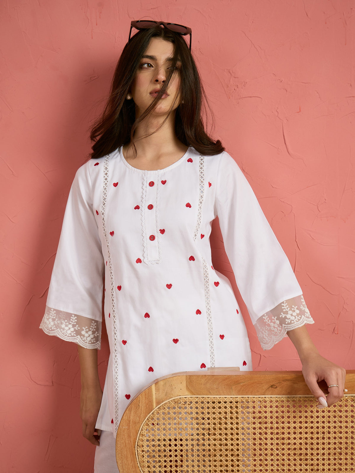 White Heart Embroidery Short Kurta With Straight Pants-Shae by SASSAFRAS