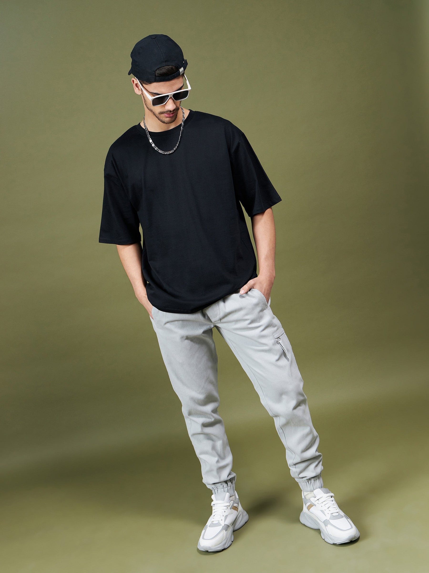 Unisex Black YOUNG & RECKLESS Oversized T-Shirt-MASCLN SASSAFRAS