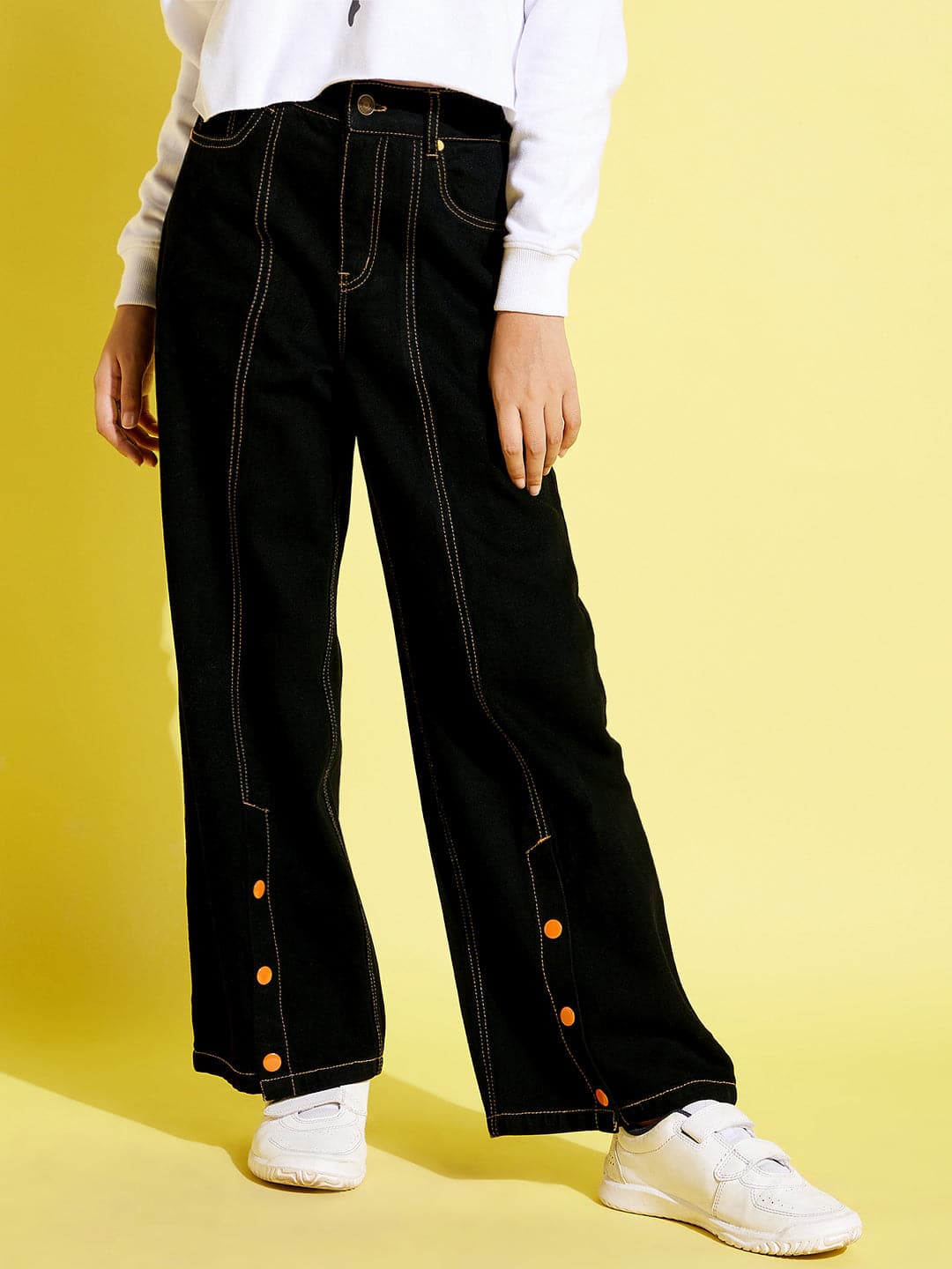 Black Front Snap Button Straight Jeans-Noh.Voh