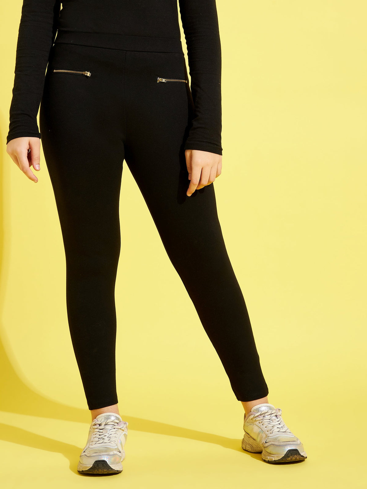 Black Pocket Zipper Jeggings-Noh.Voh