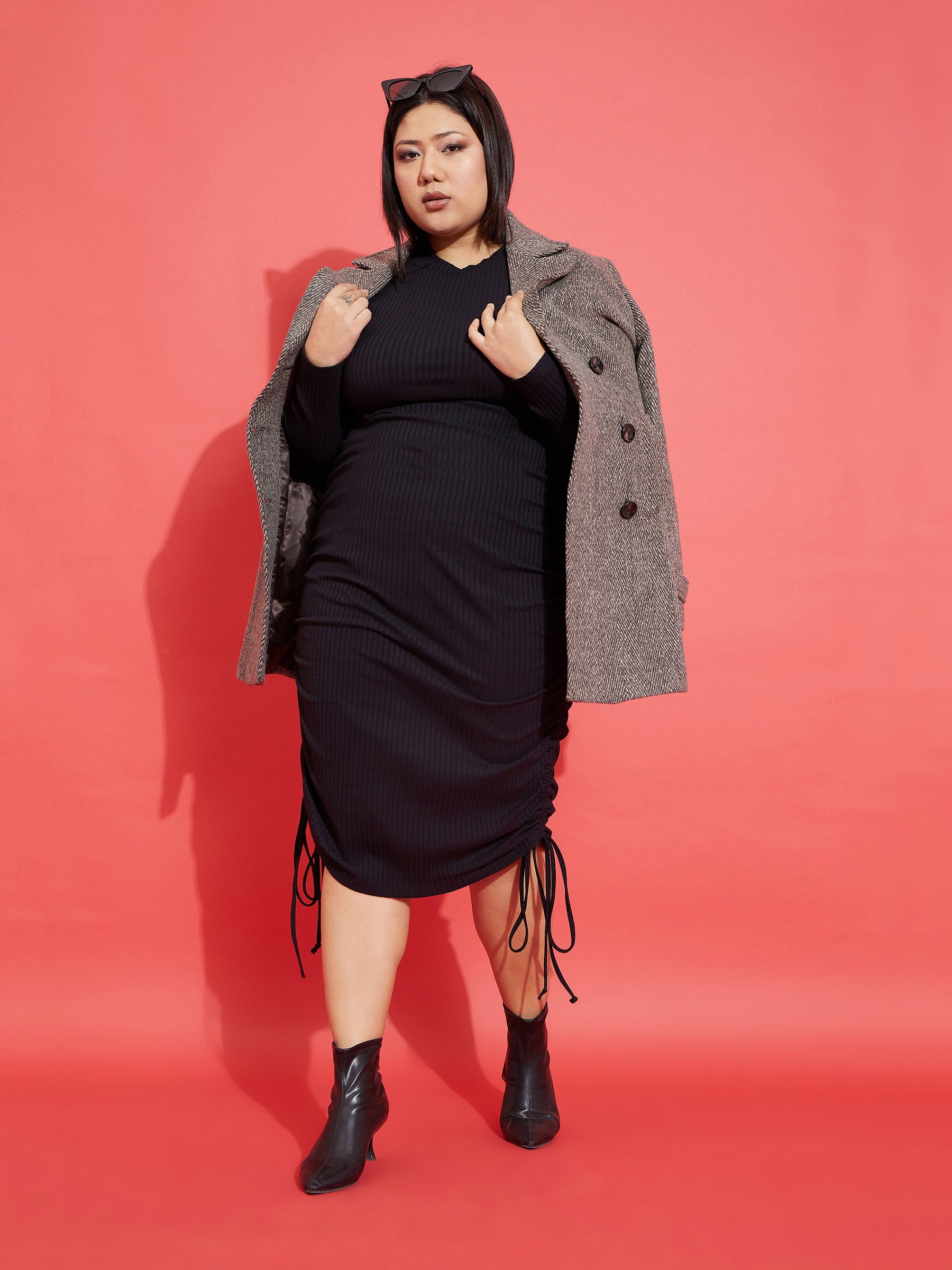 Black Rib Side Ruching Bodycon Dress-SASSAFRAS Curve