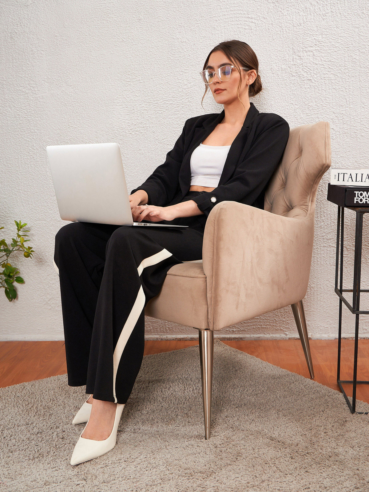 Black Side Tape Straight Pants-SASSAFRAS worklyf