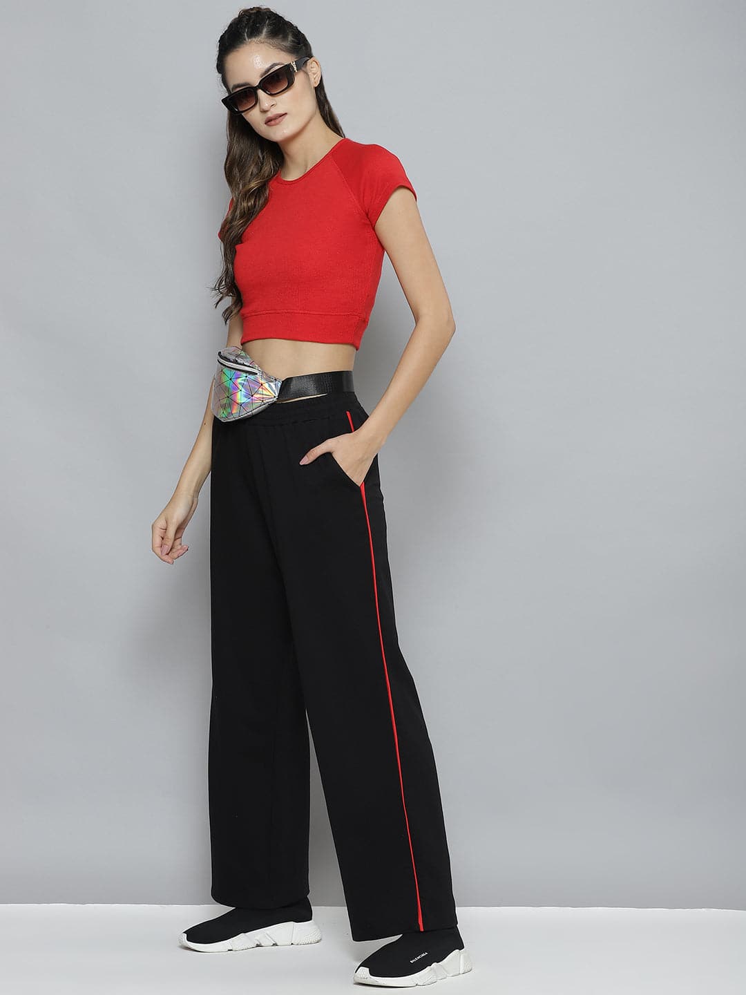 Buy Women Black Terry ACTIVE Contrast Piping Straight Pants Online