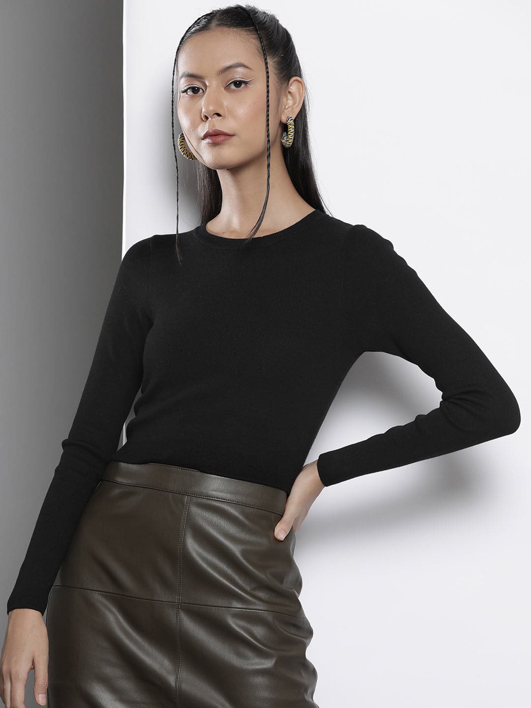 Black Rib Round Neck Full Sleeves Crop Sweater-SASSAFRAS