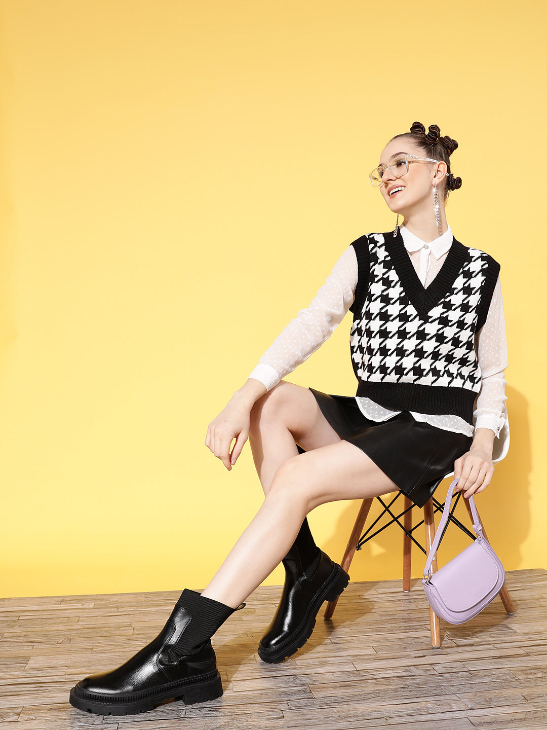 Black Houndstooth V-Neck Sleeveless Sweater-SASSAFRAS
