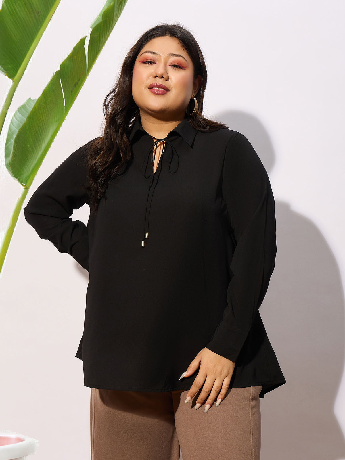 Black Front Doori Top-SASSAFRAS Curve