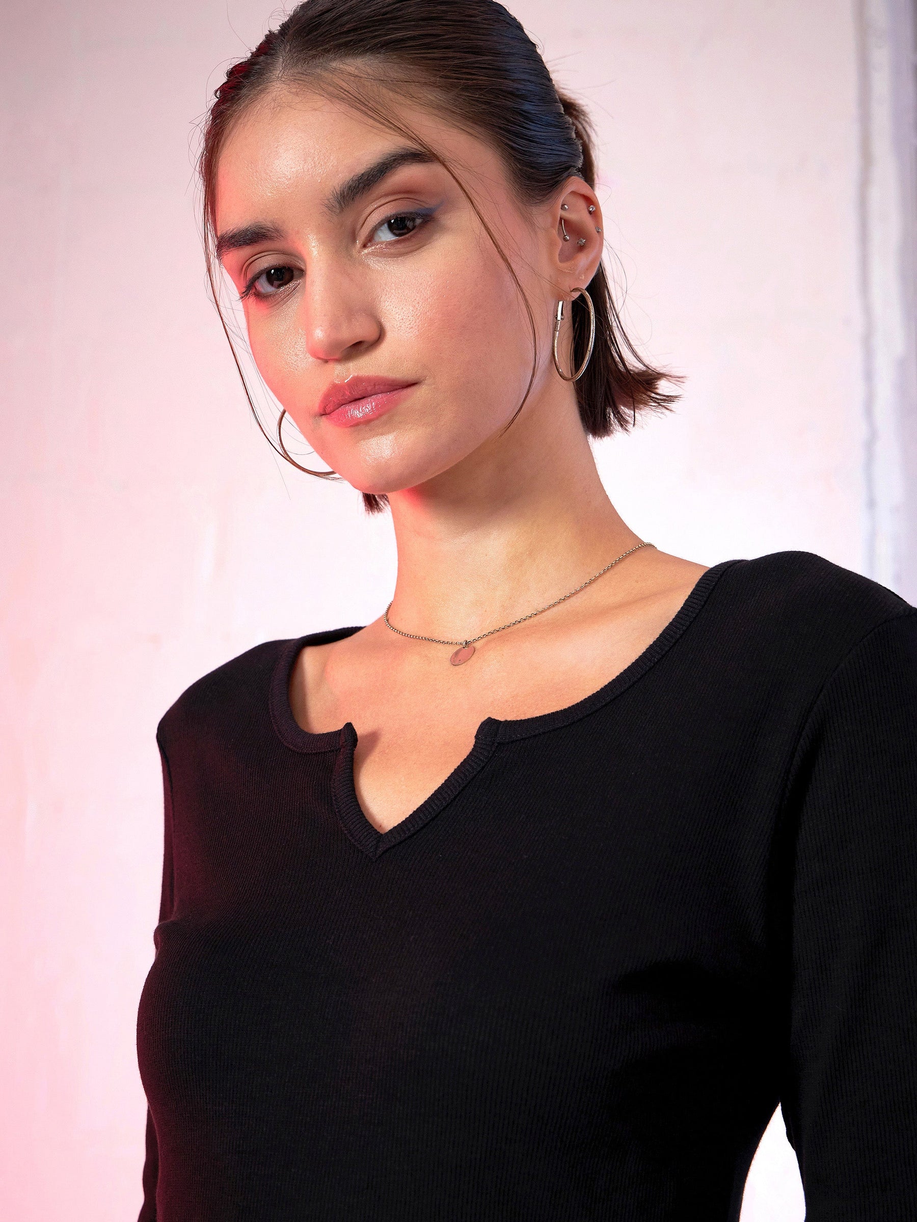 Black Rib V-Neck T-Shirt-SASSAFRAS