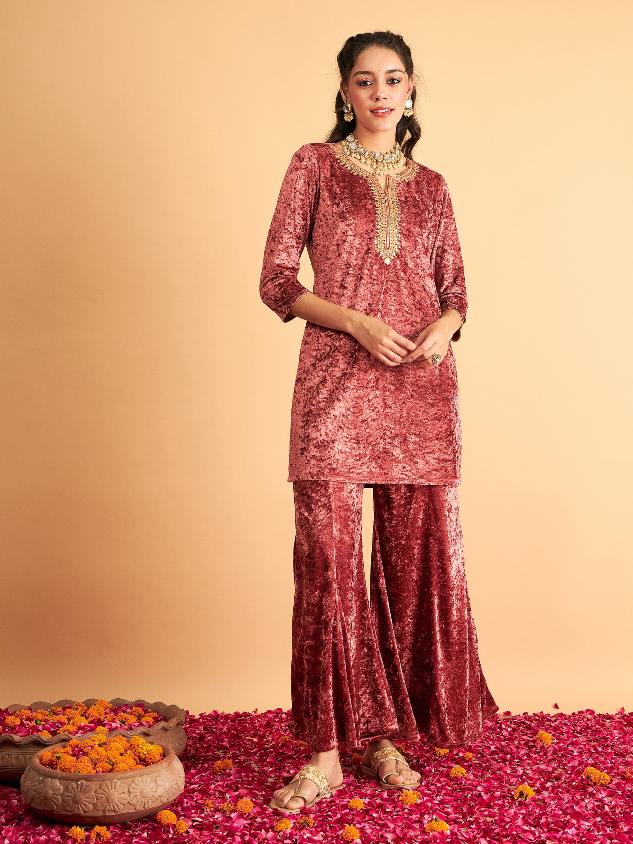 Women Teal Velvet Embroidered Short Kurta With Straight Pants