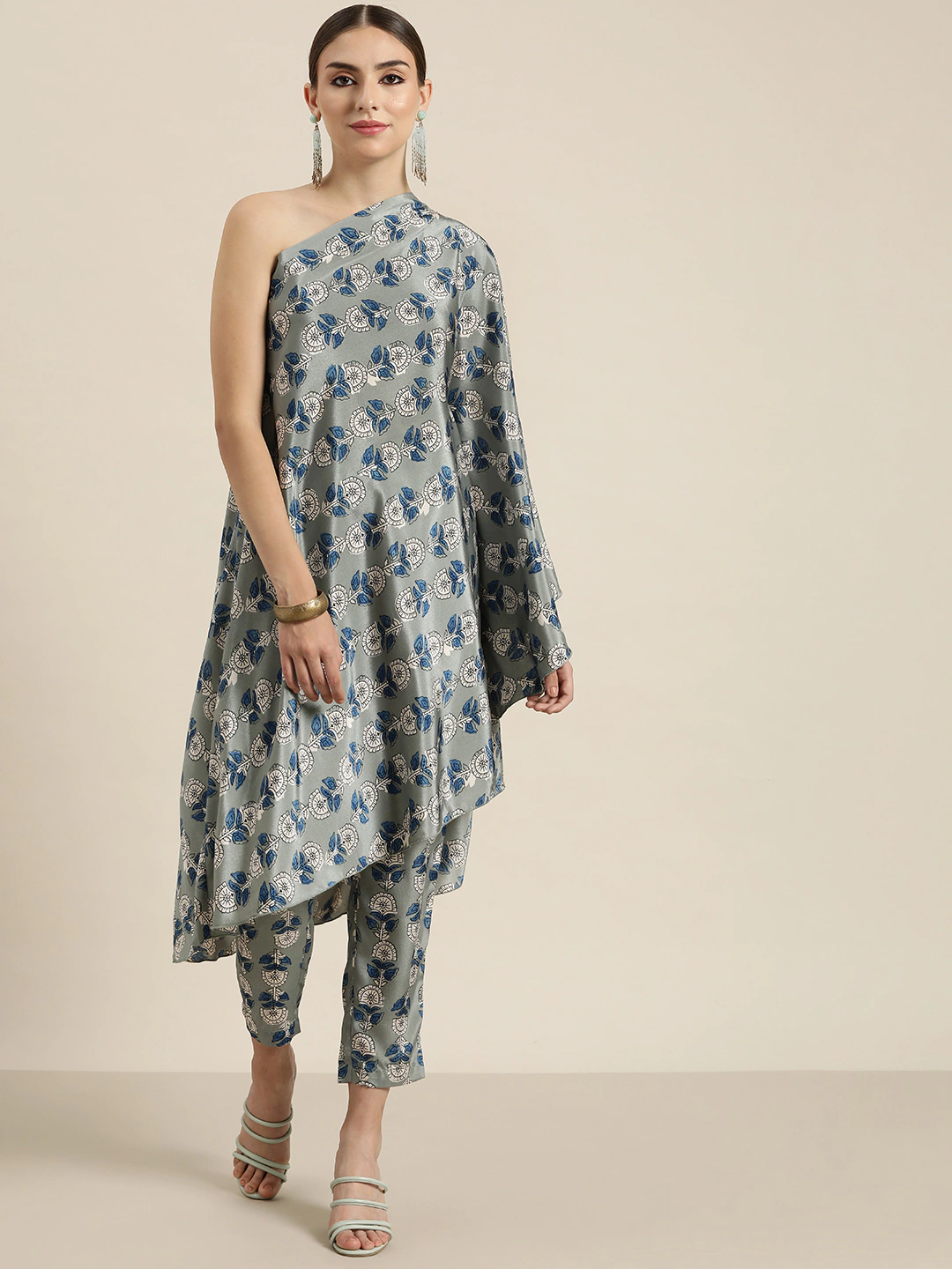 Buy online Notch Neck Floral Kaftan Dress from western wear for