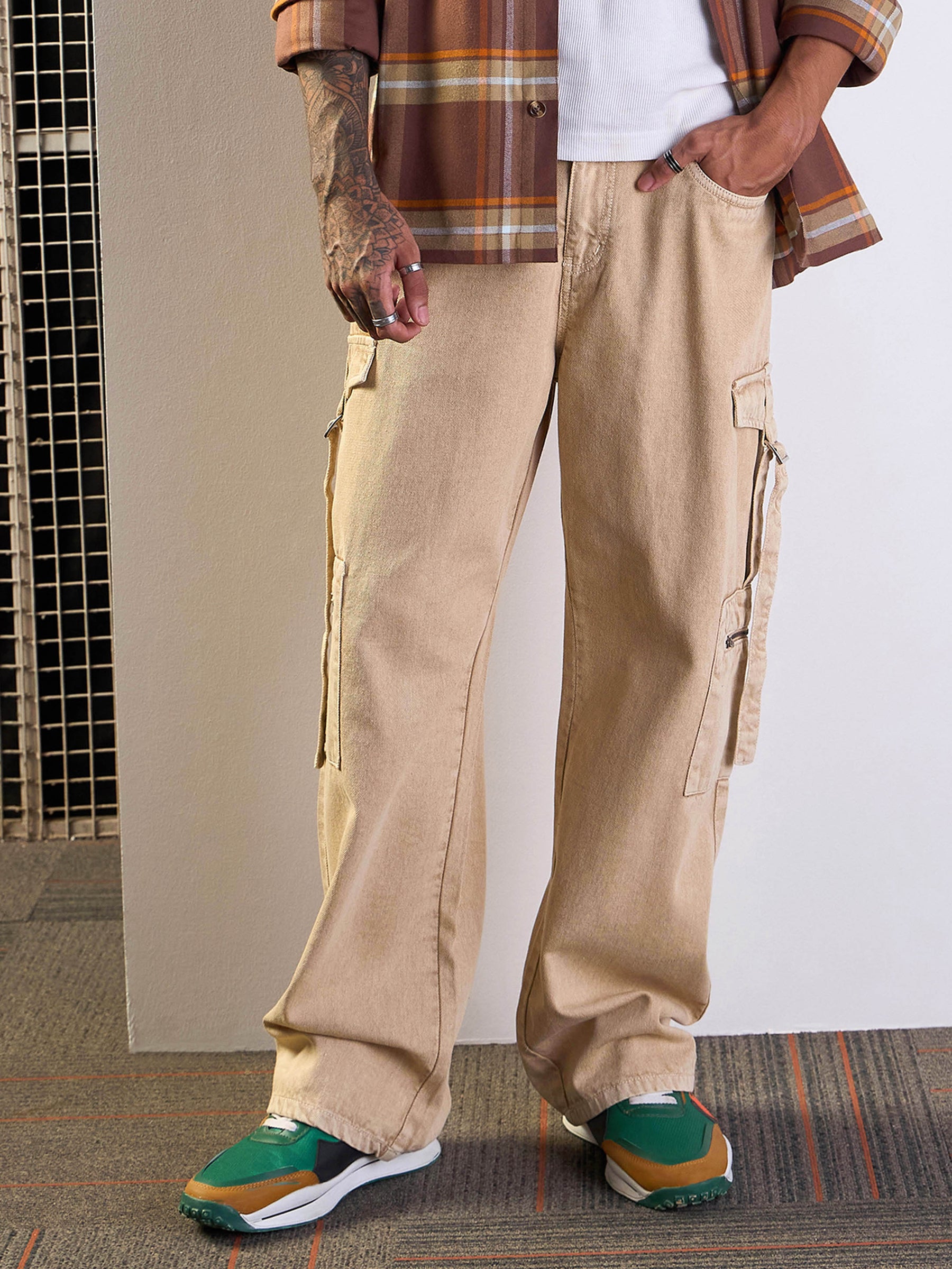Men Beige Side Pocket Baggy Cargo Jeans - Main Image