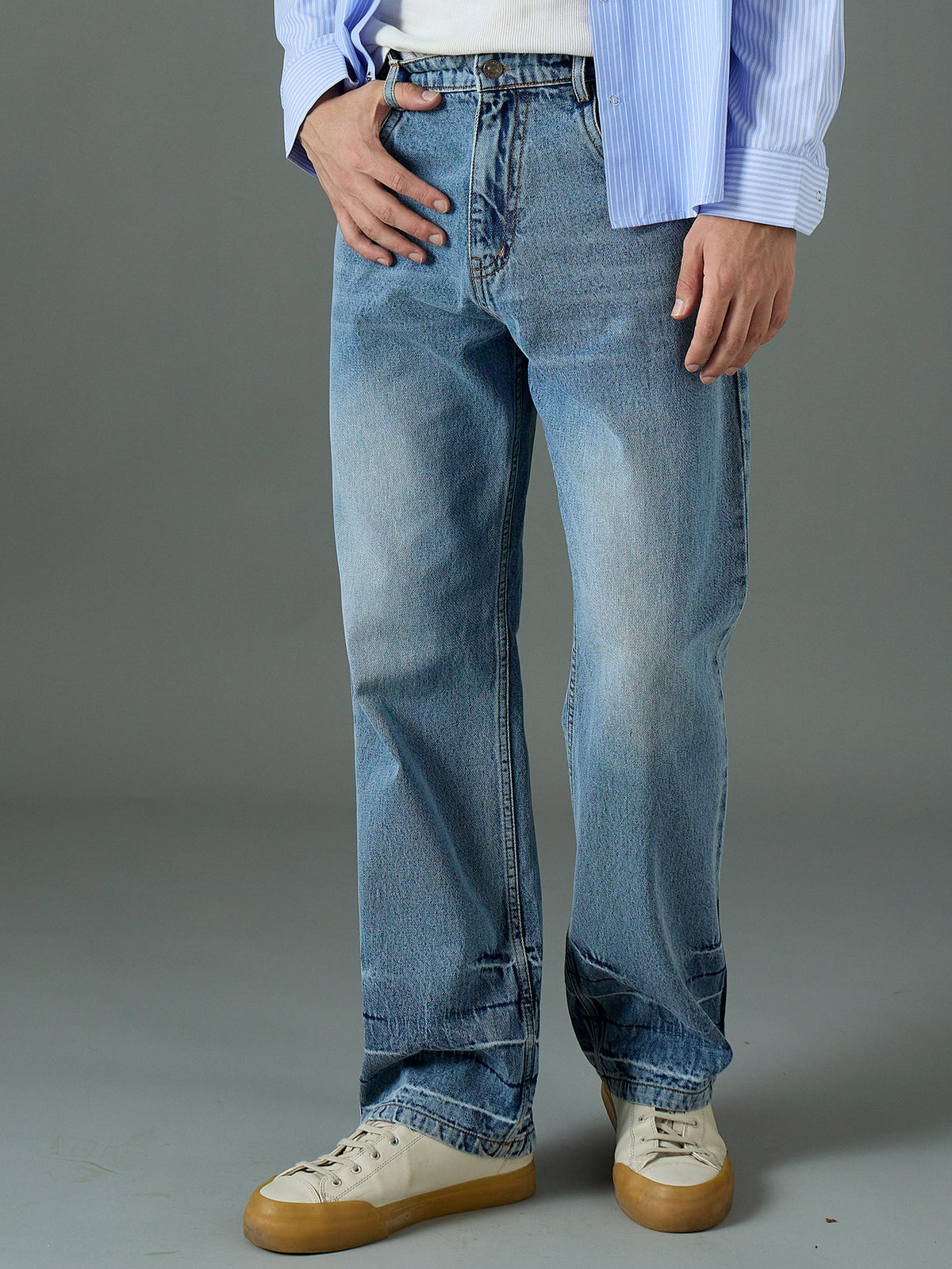 Light Blue Wash Relax Fit Basic Jeans-MASCLN SASSAFRAS