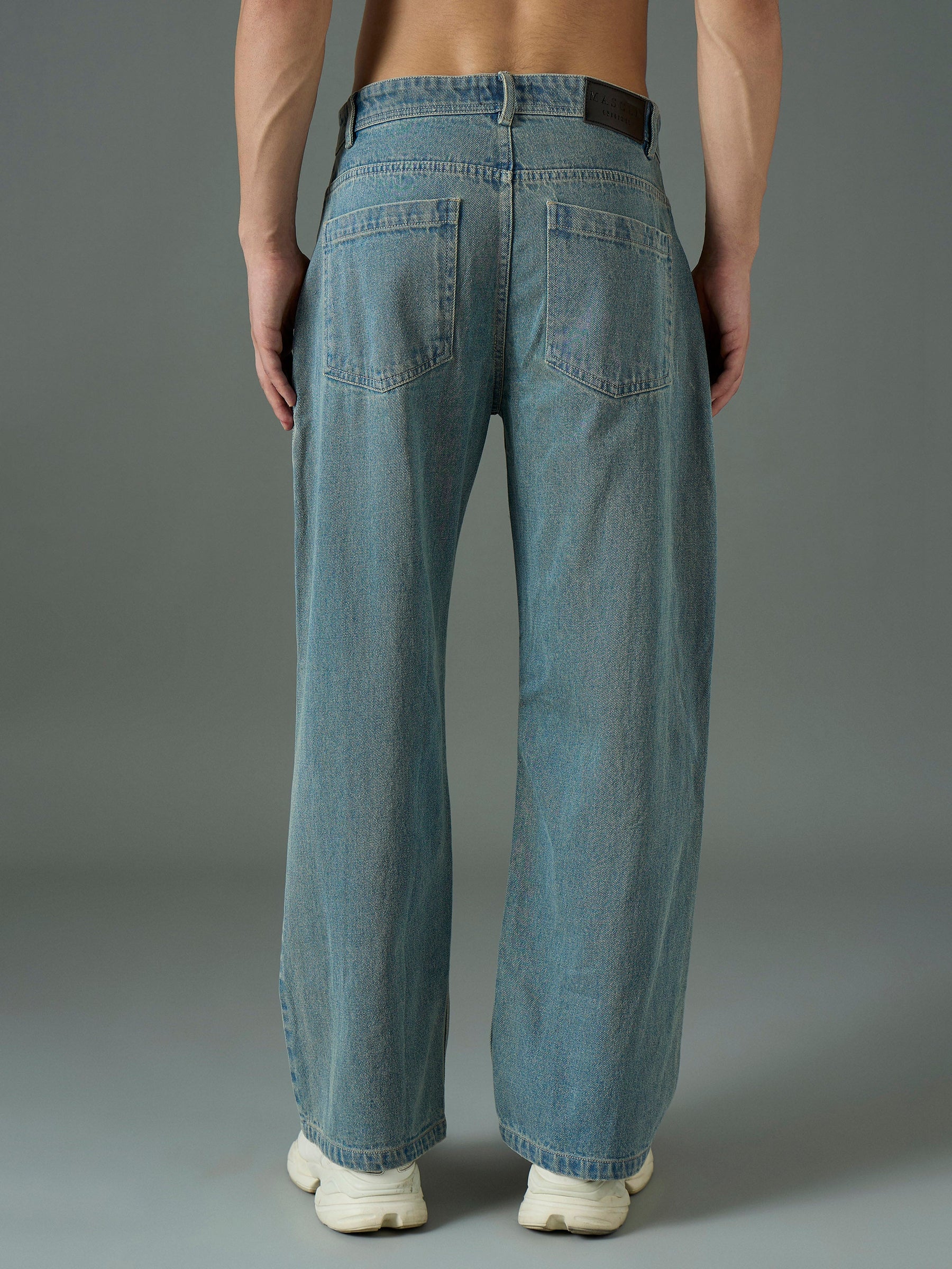 Light Blue Wash Front Pocket Relax Fit Jeans-MASCLN SASSAFRAS