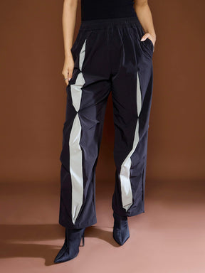 Unisex Black Front Invert Pleat Baggy Parachute Pants-SASSAFRAS