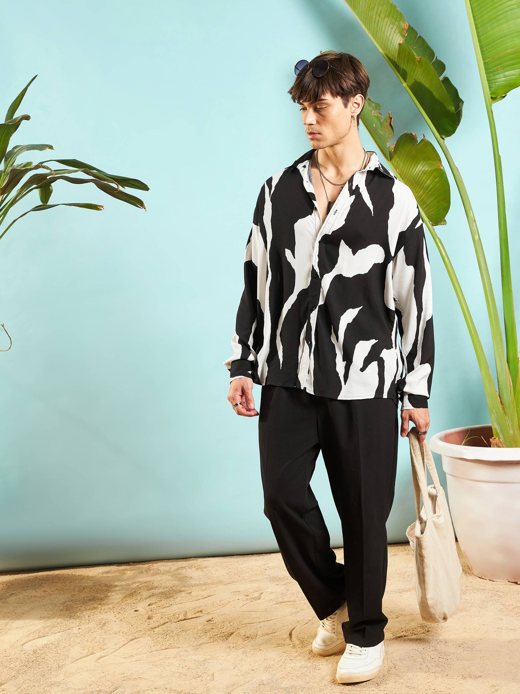 Men White Black Abstract Print Relax Fit Shirt