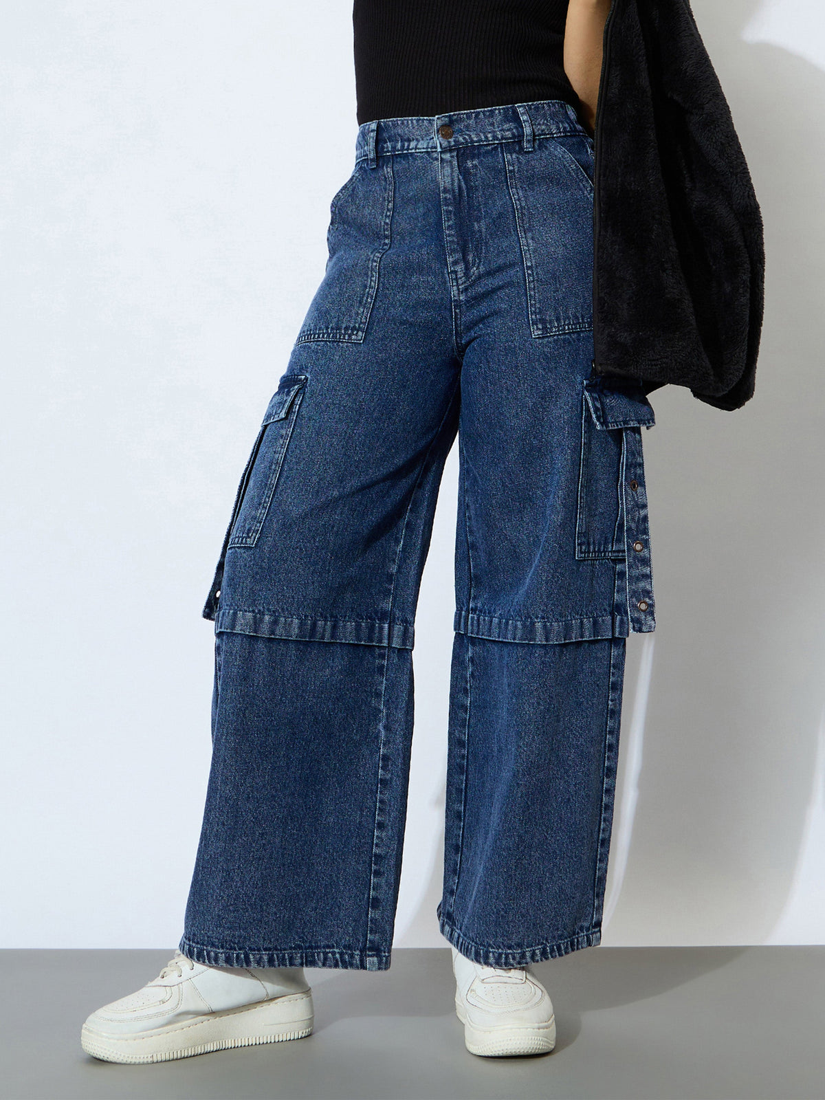 Blue Wash Denim Side Pockets Cargo Jeans-Noh.Voh