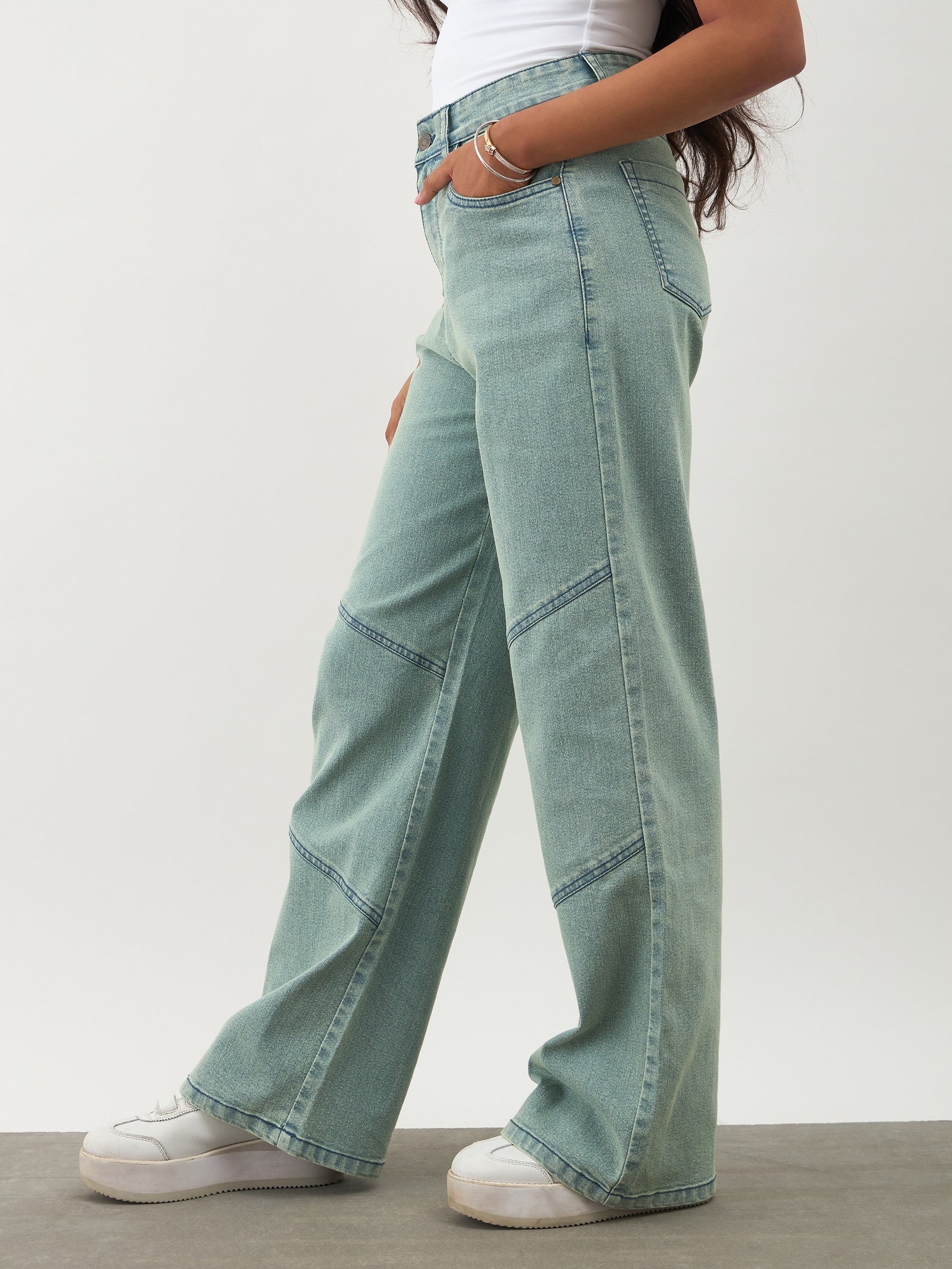 Green Acid Wash Denim Thread Detail Ankle Length Jeans-Noh.Voh 
