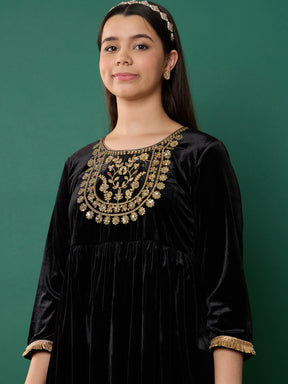 Black Velvet Embroidered Kurta With Pants-Noh.Voh