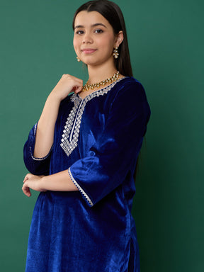 Royal Blue Velvet Emb Straight Kurta With Pants-Noh.Voh