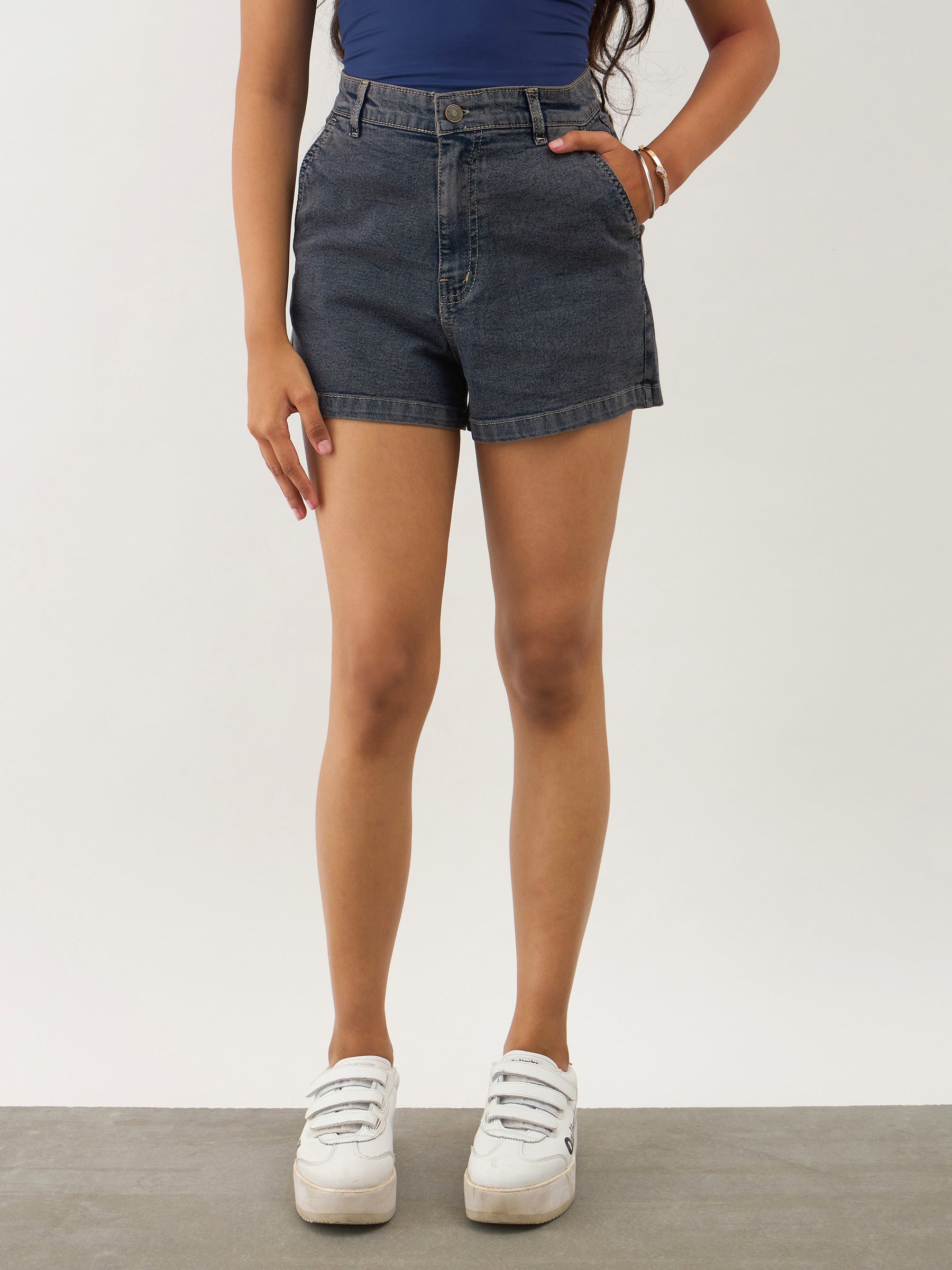 Black Wash Denim Shorts -Noh.Voh 