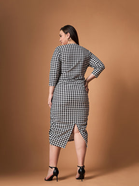 Black & White Houndstooth Ruched Dress-SASSAFRAS Curve