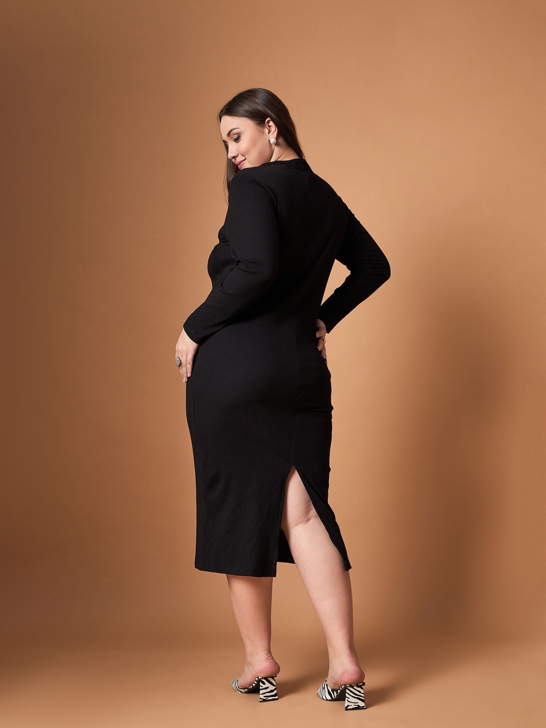 Black Rib Full Sleeves Midi Dress-SASSAFRAS Curve